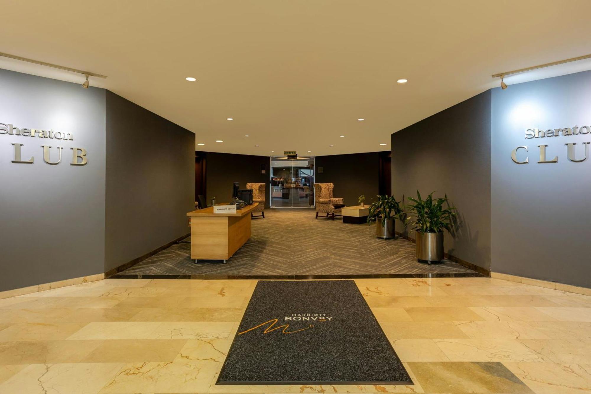 One-Bedroom Large King Suite Club Access or High Floor