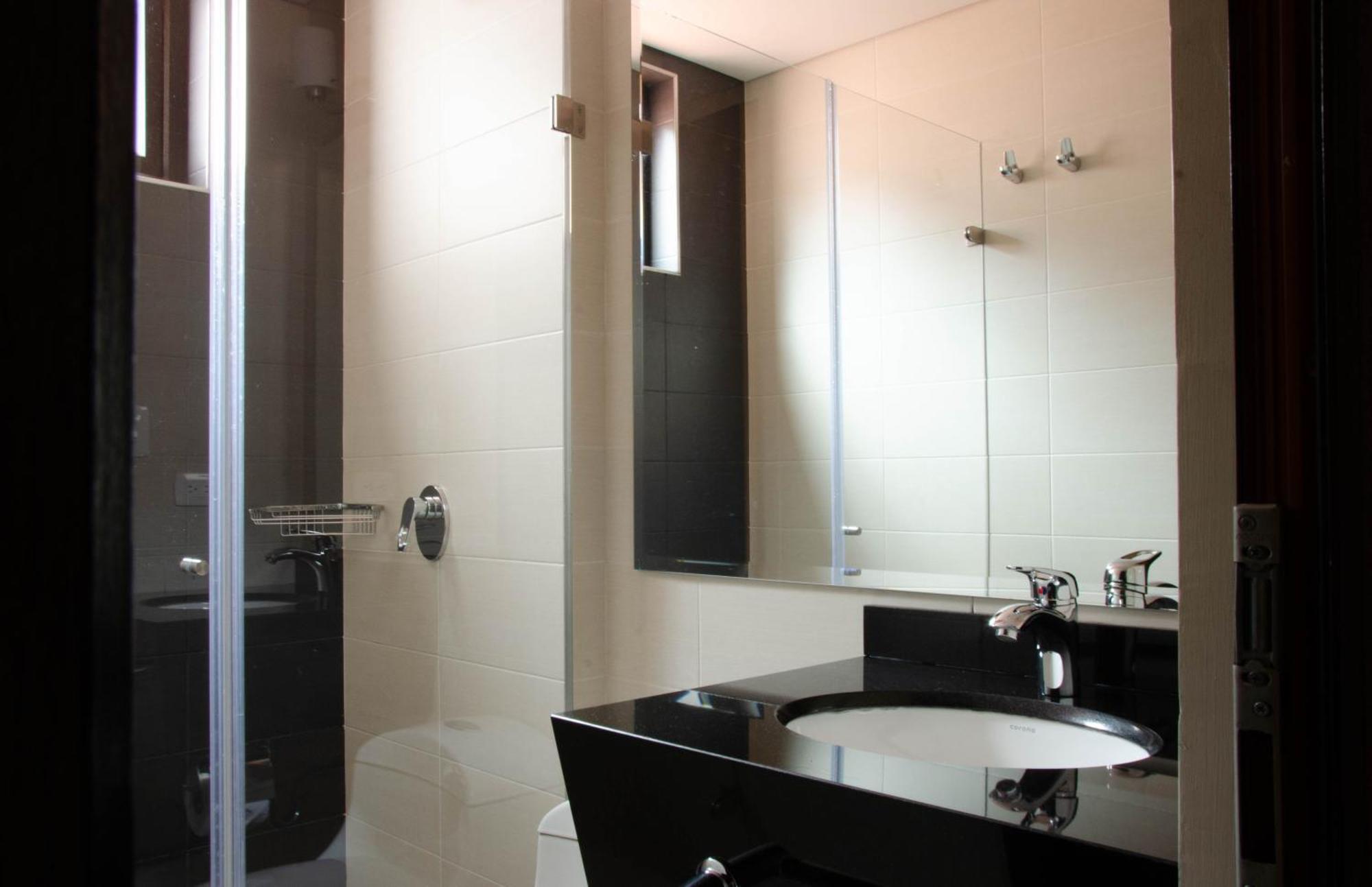 Deluxe King Suite