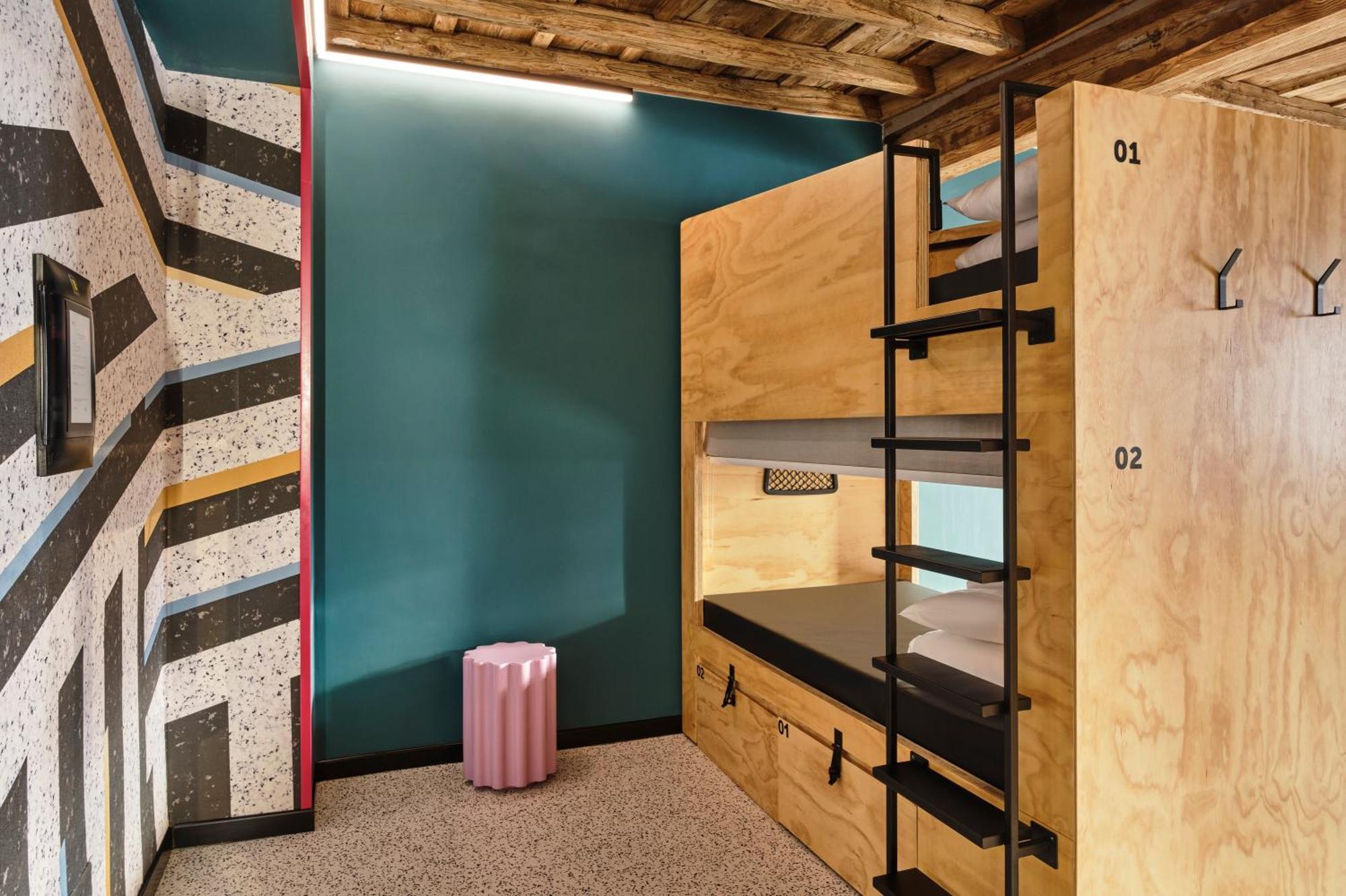 Bed 6-Bed Mixed Dormitory Room