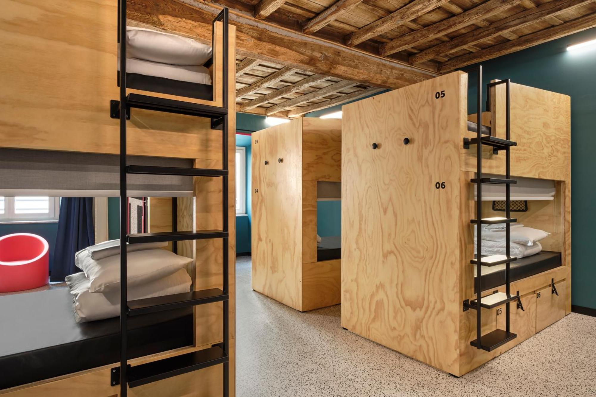 Bed 6-Bed Mixed Dormitory Room