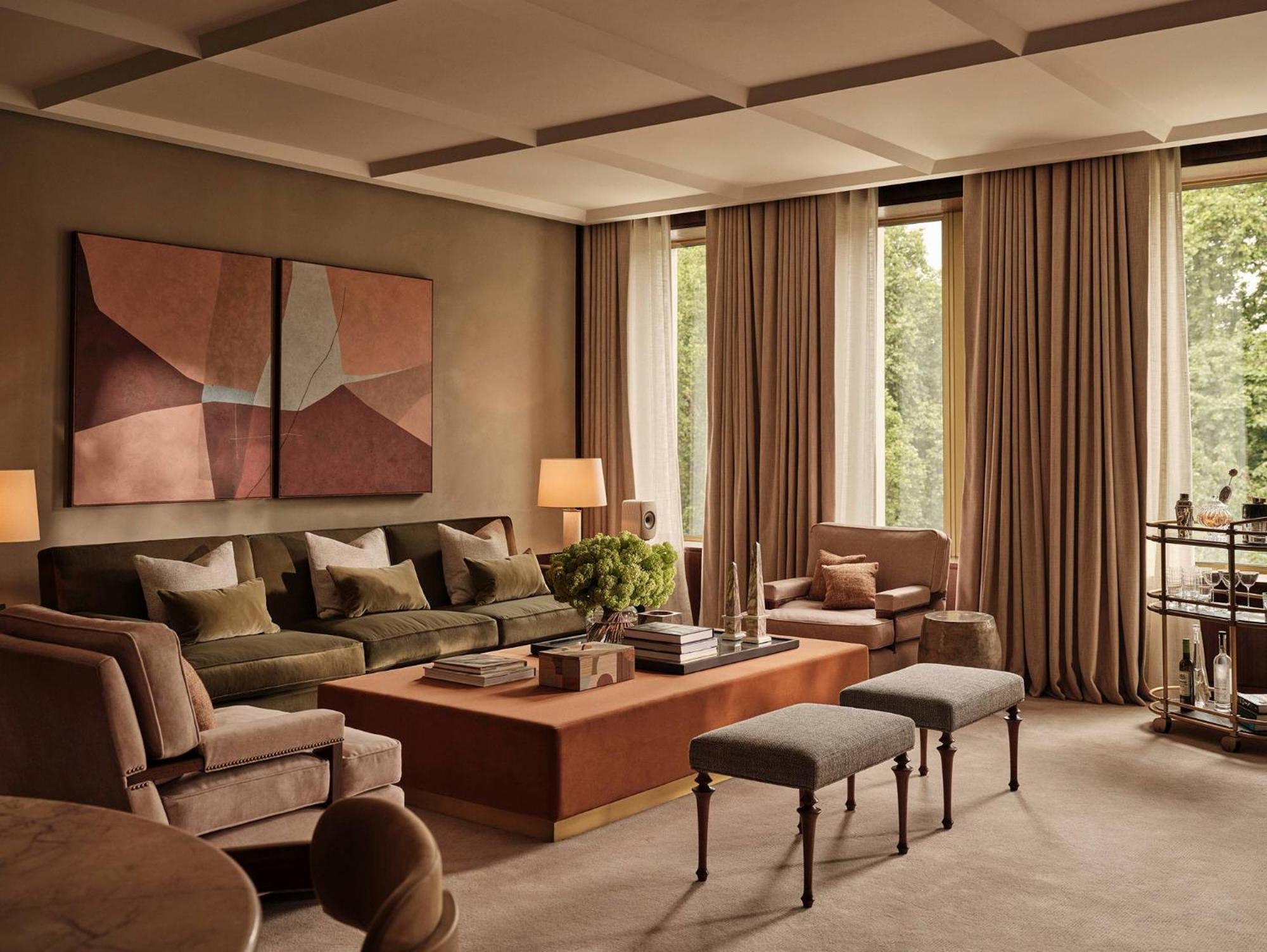 Grand Premier Grosvenor Suite