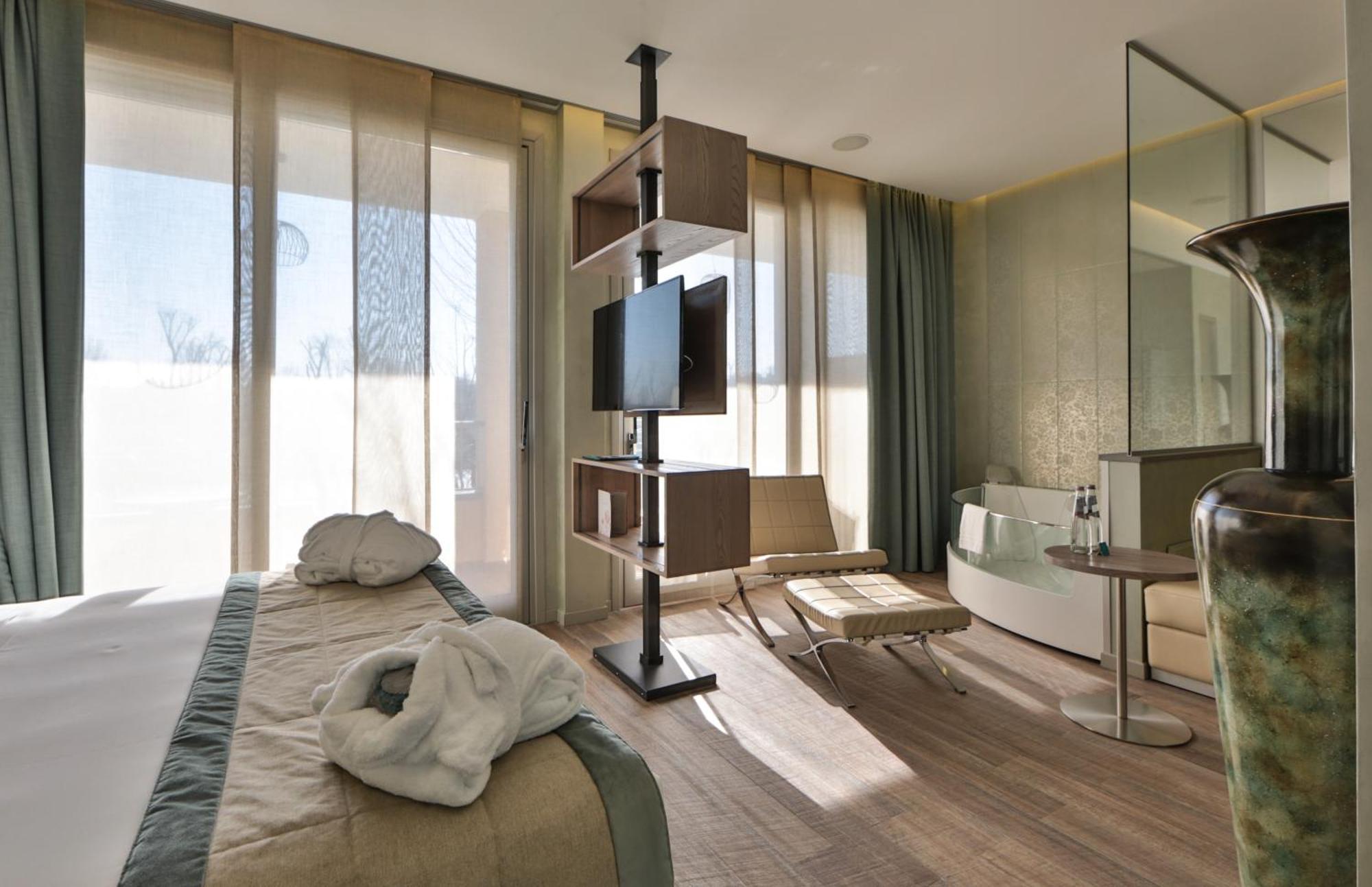 Junior Suite Balcony River View