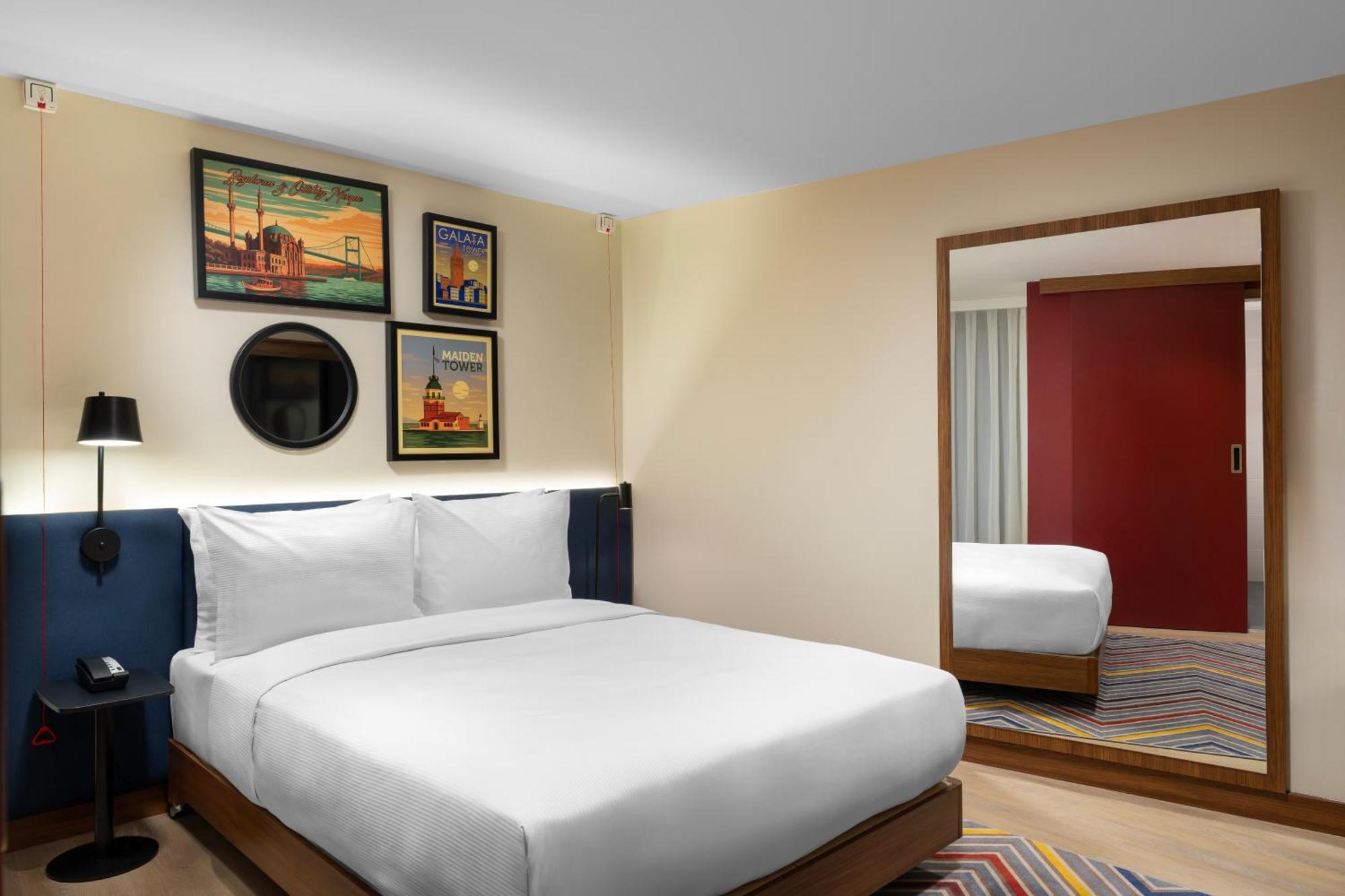 Queen Room - Accessible