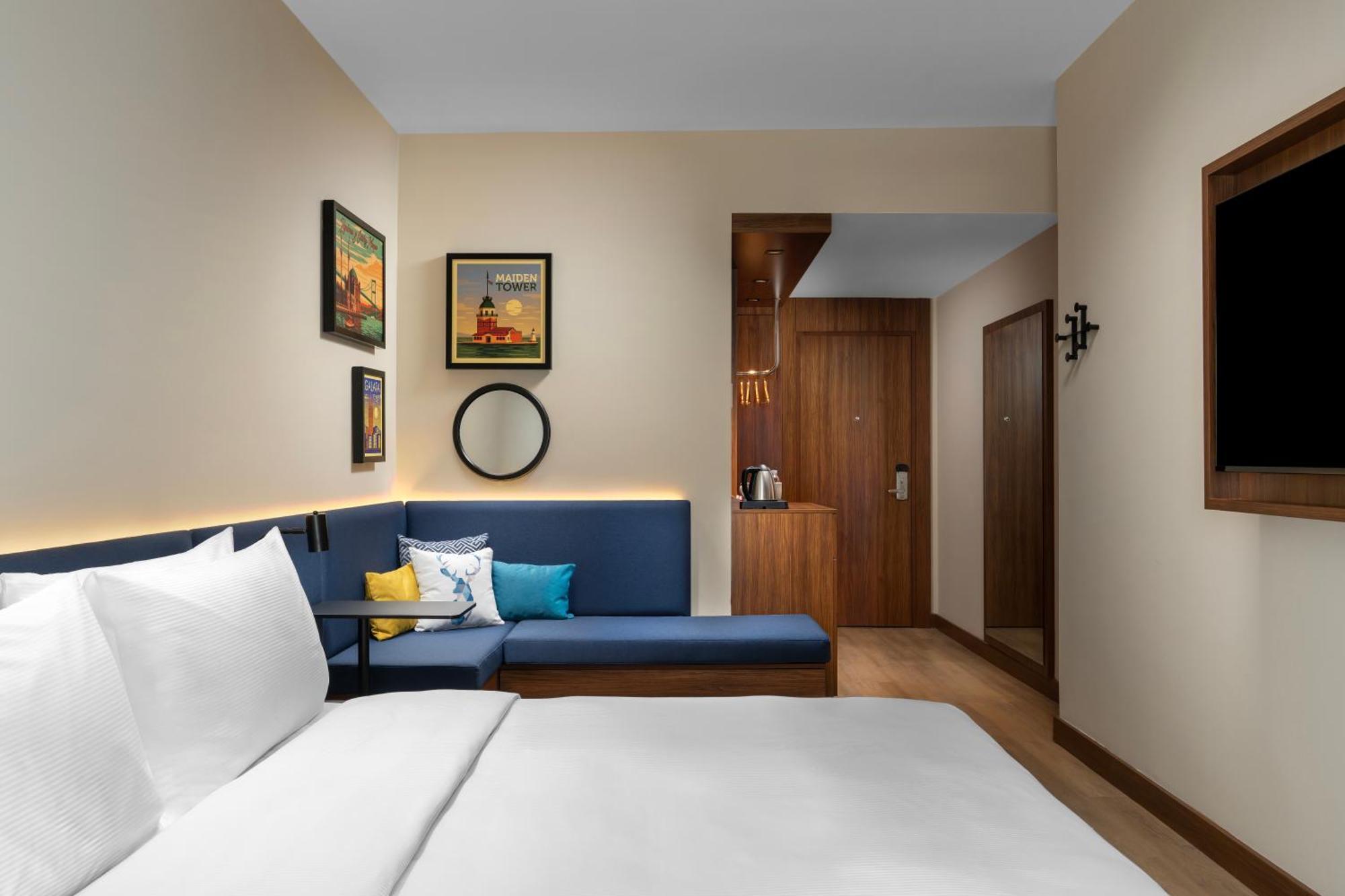 Queen Room with Sofa Bed