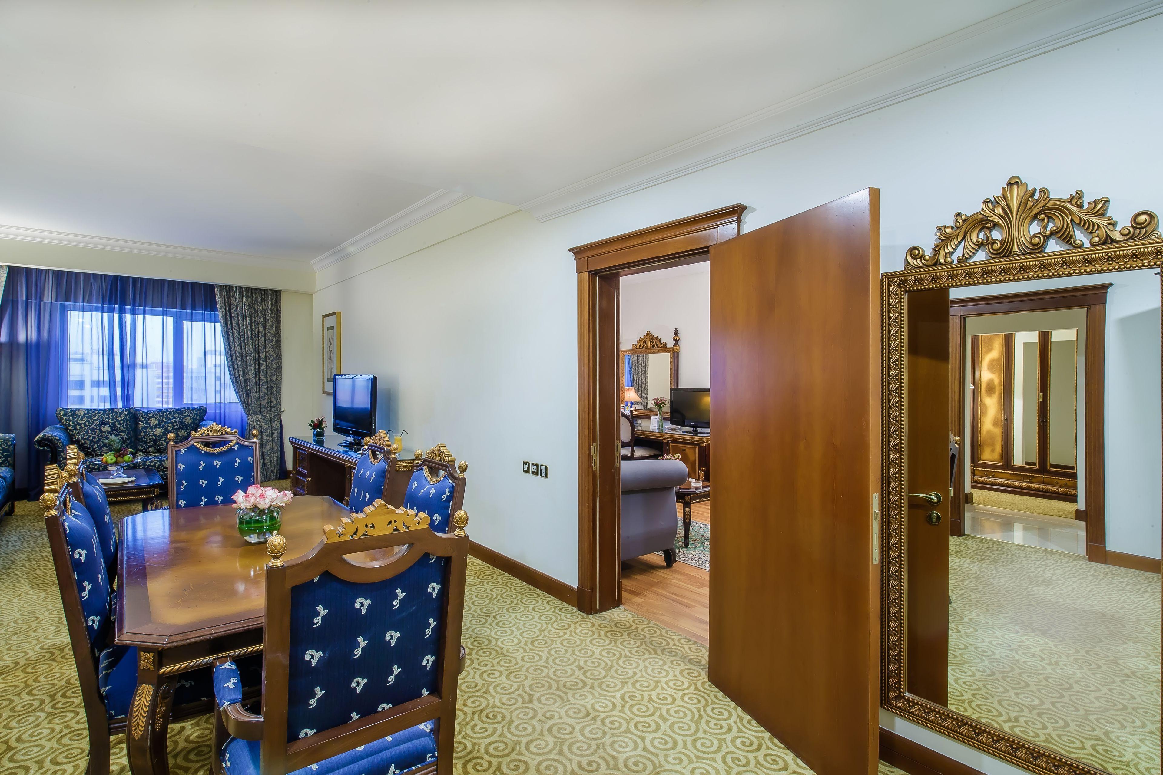 Executive One-Bedroom Suite F&B