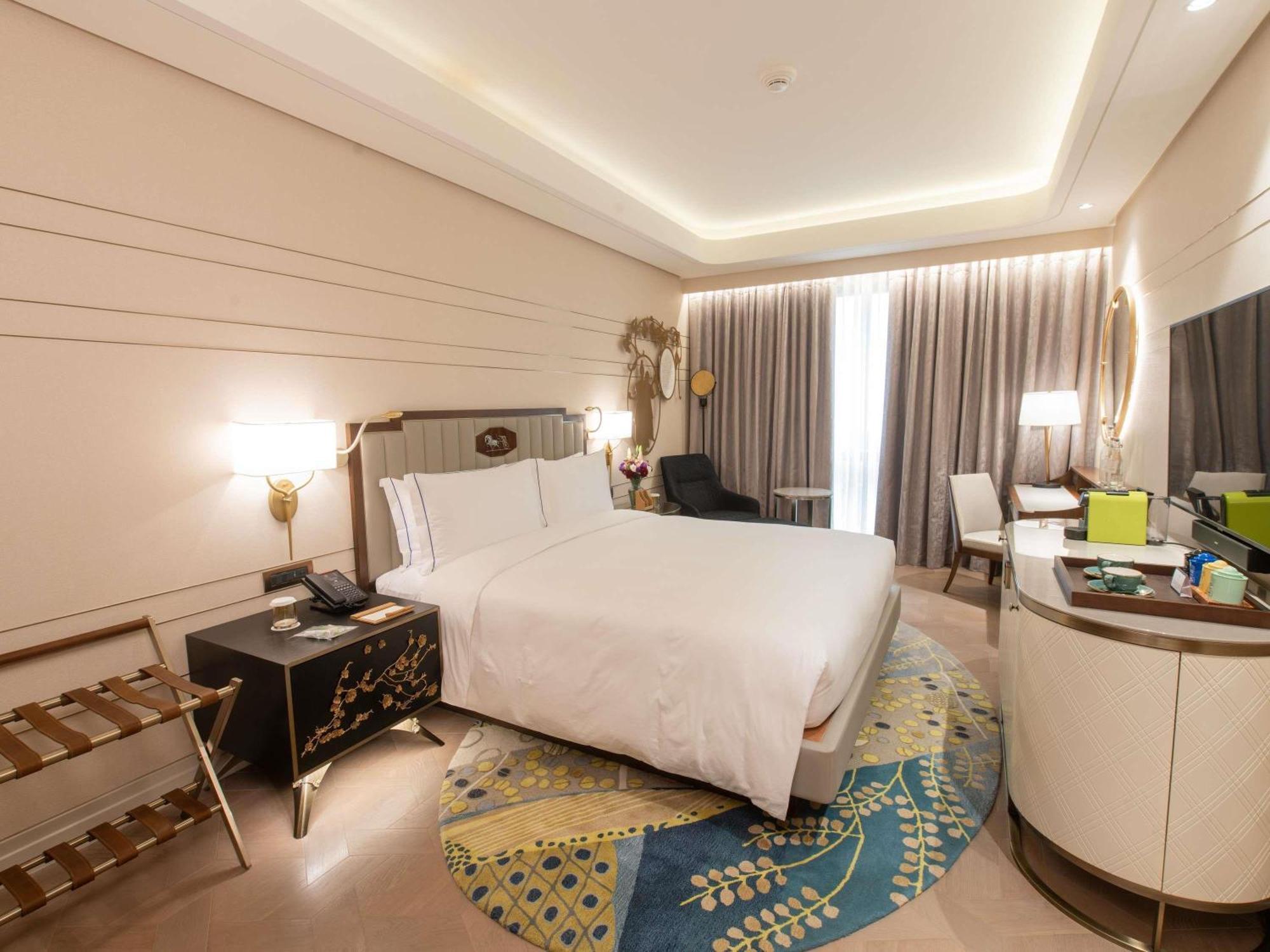Deluxe King Room,1733143399:JPEG