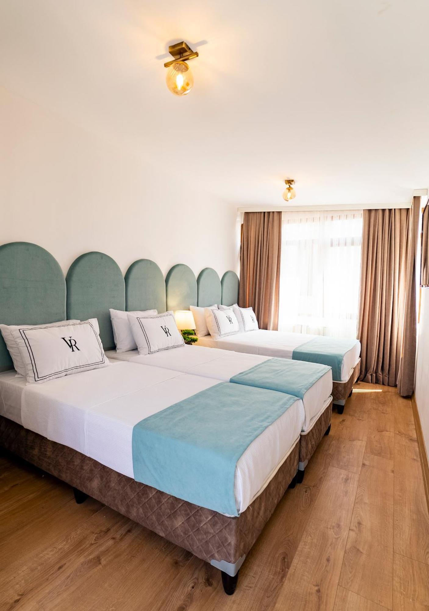 Quadruple Room with Terrace