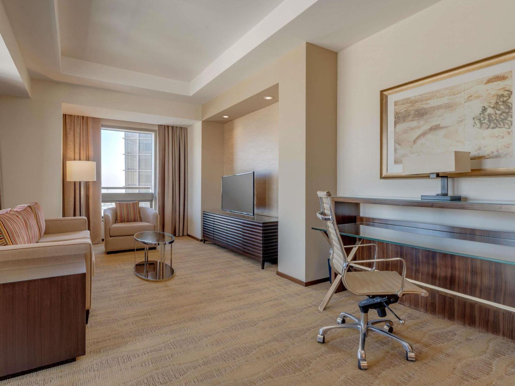 One-Bedroom Premium Apartment Burj Khalifa Creek View