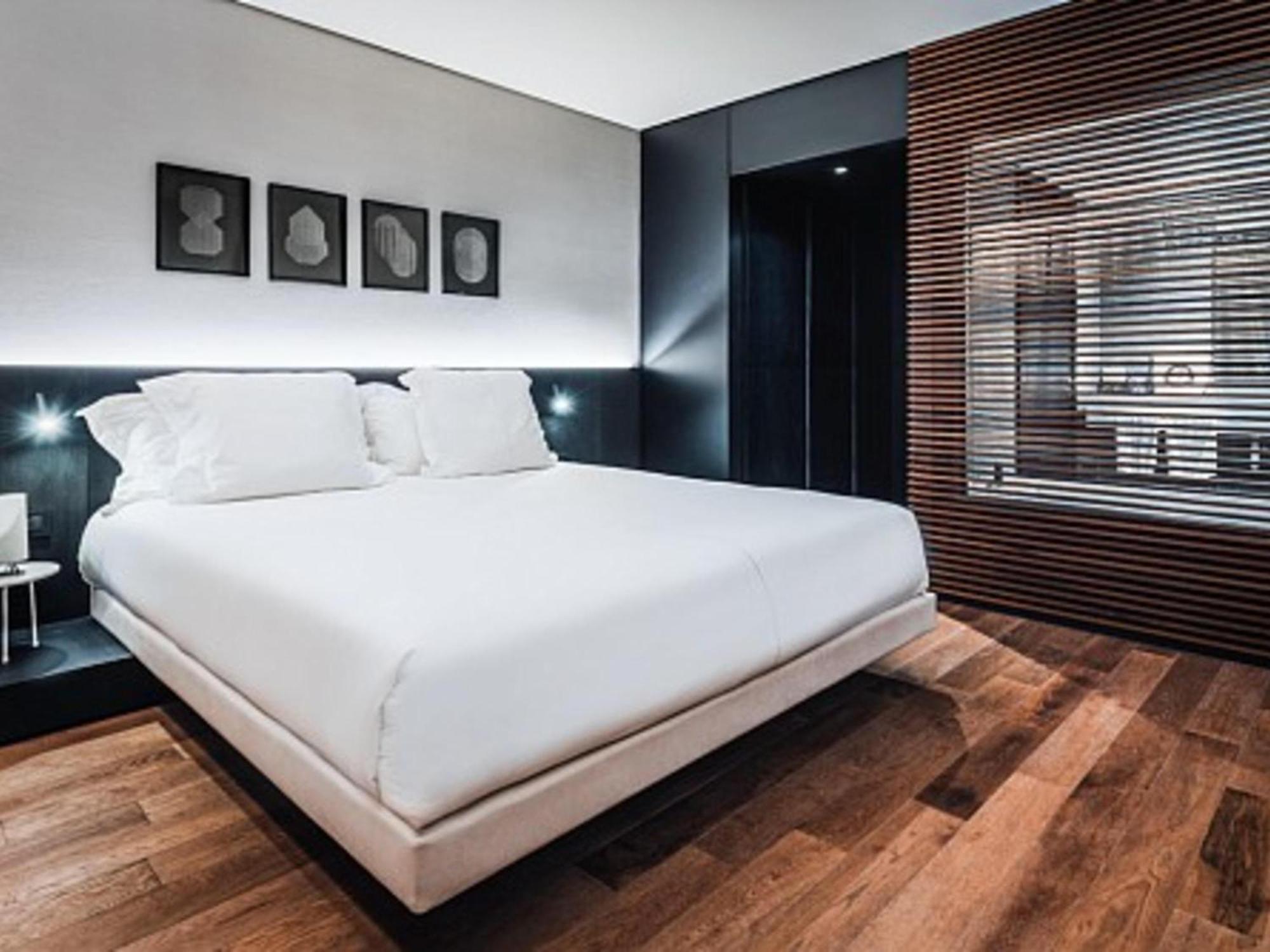 Deluxe King Suite