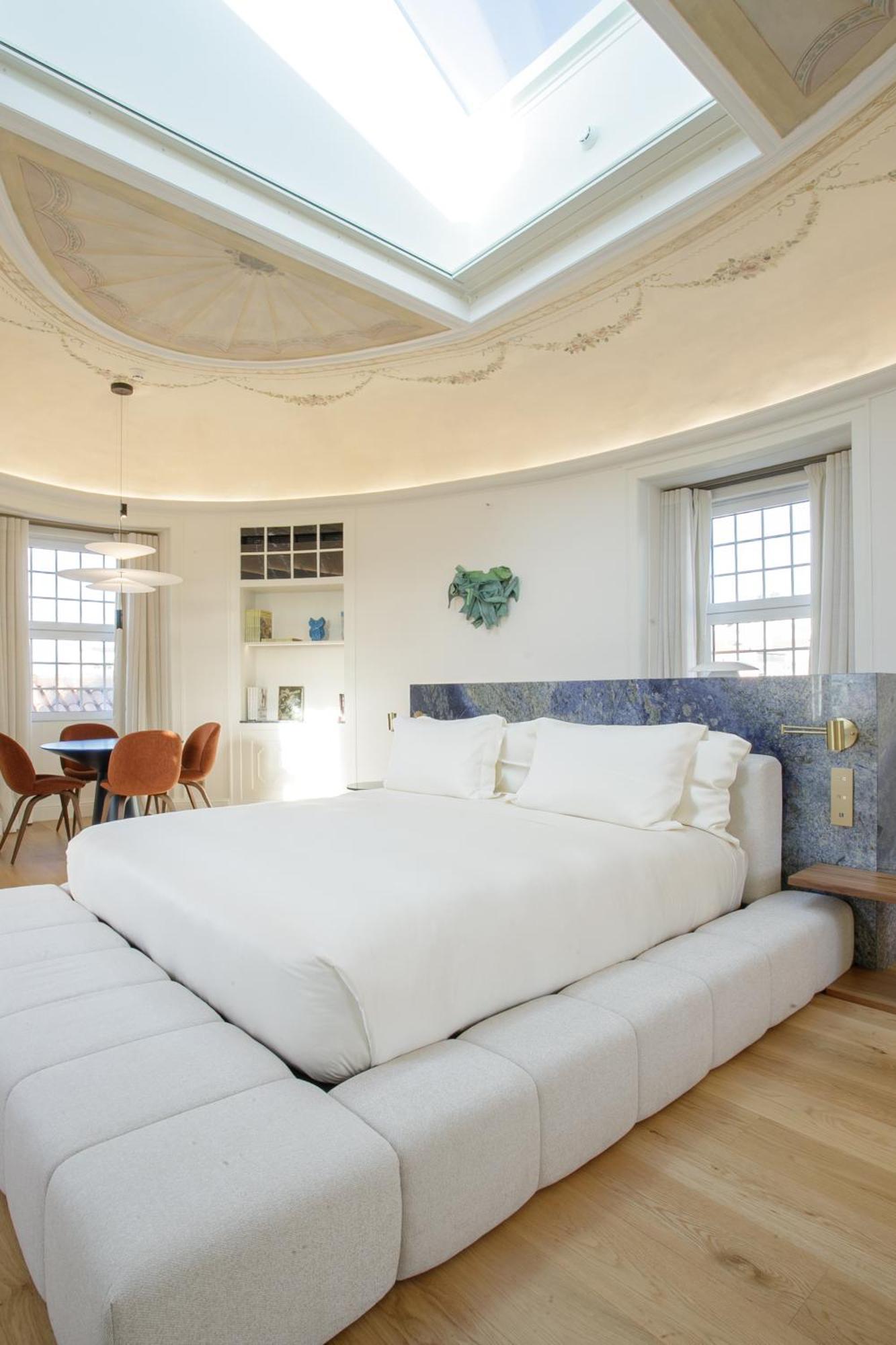 Panoramic Room