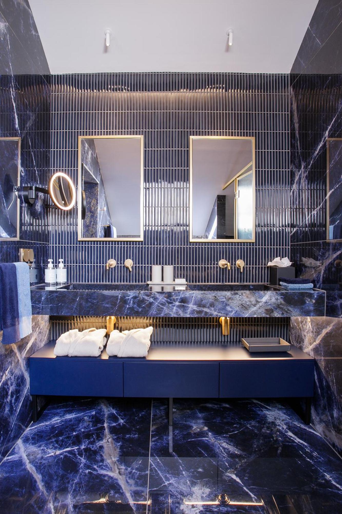 Panoramic Room