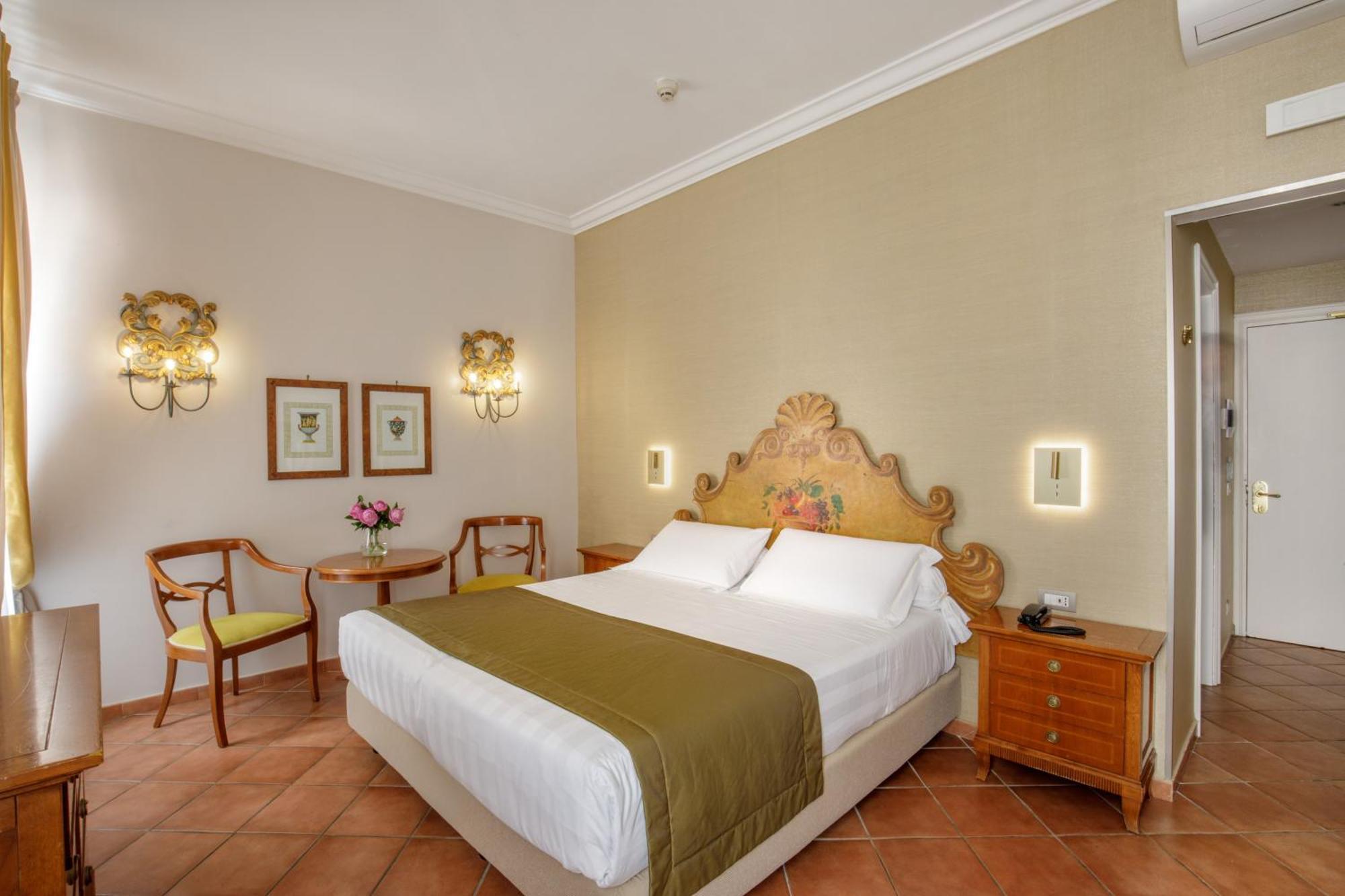 Superior Double or Twin Room Via dei Greci 23