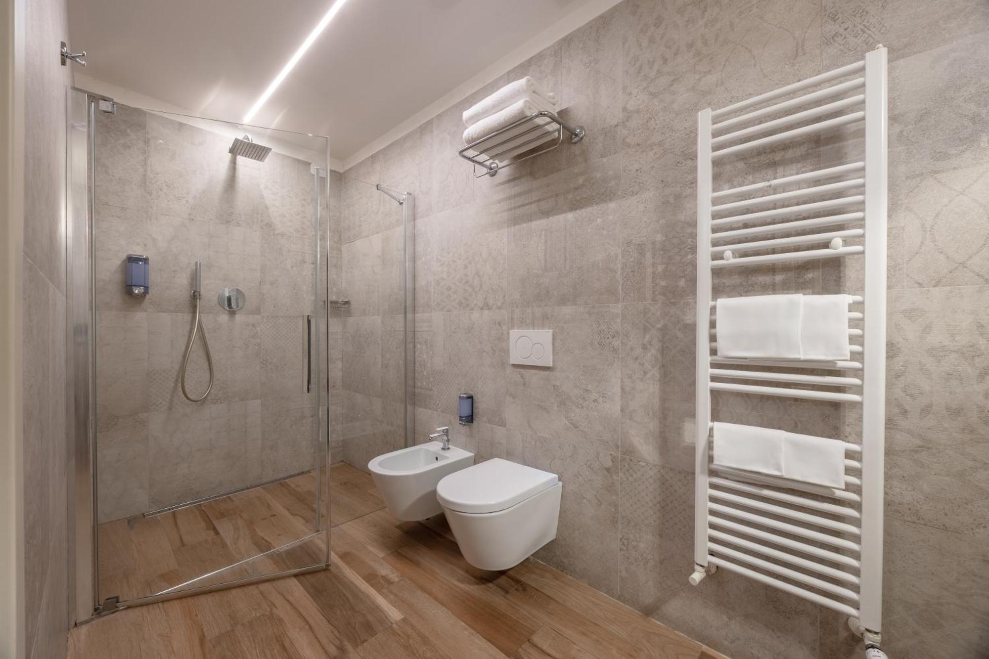 Family Room Private Bathroom
