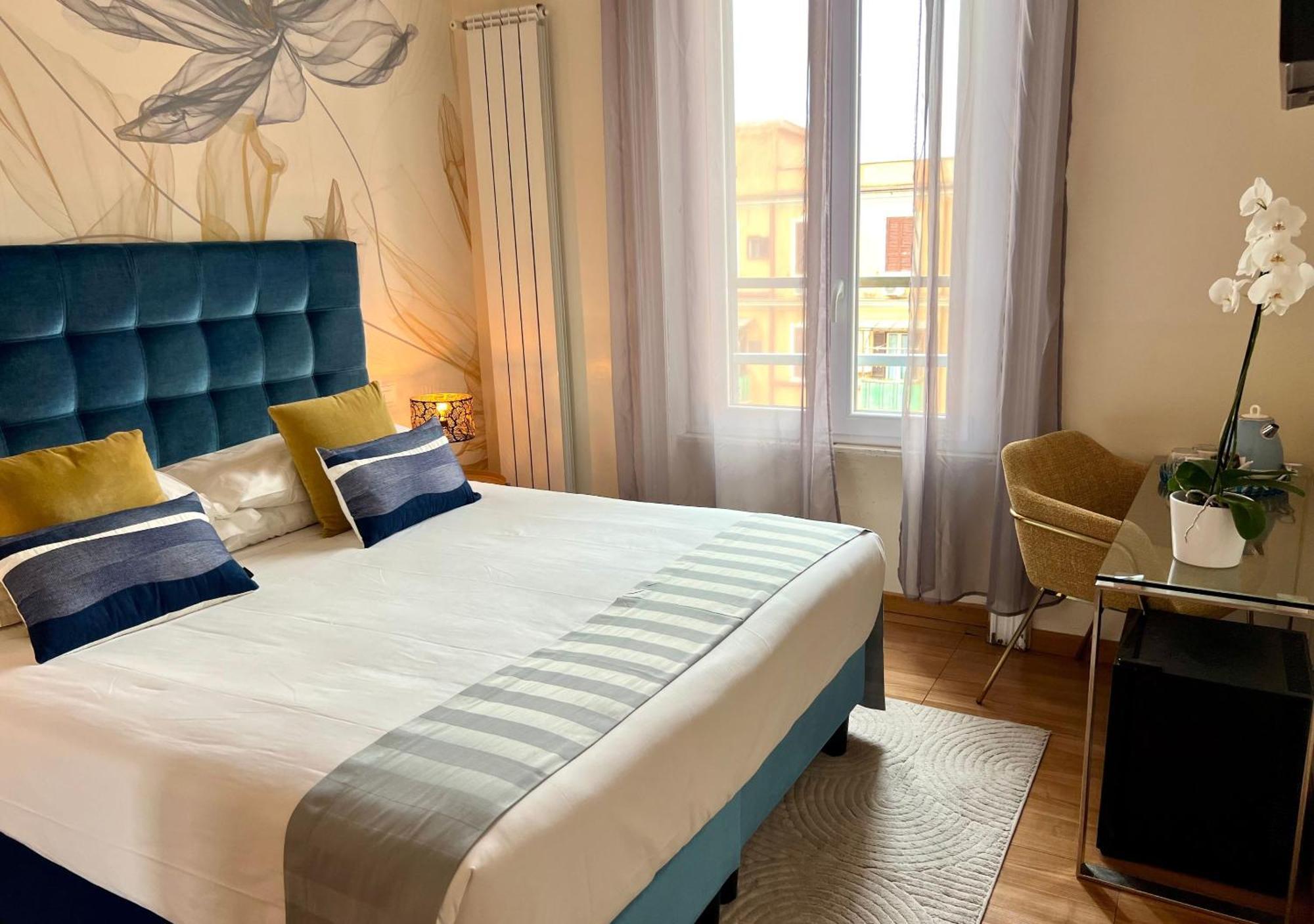 Double Room,1739418134:JPEG