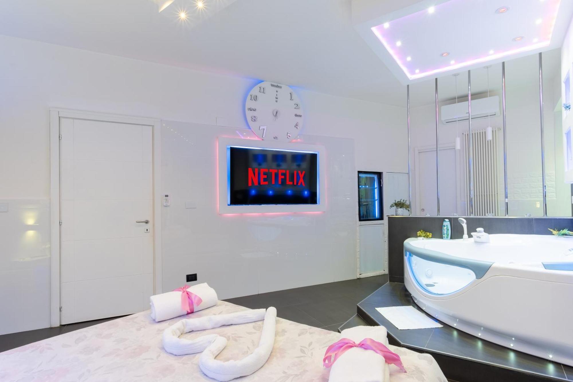 Studio Spa Bath