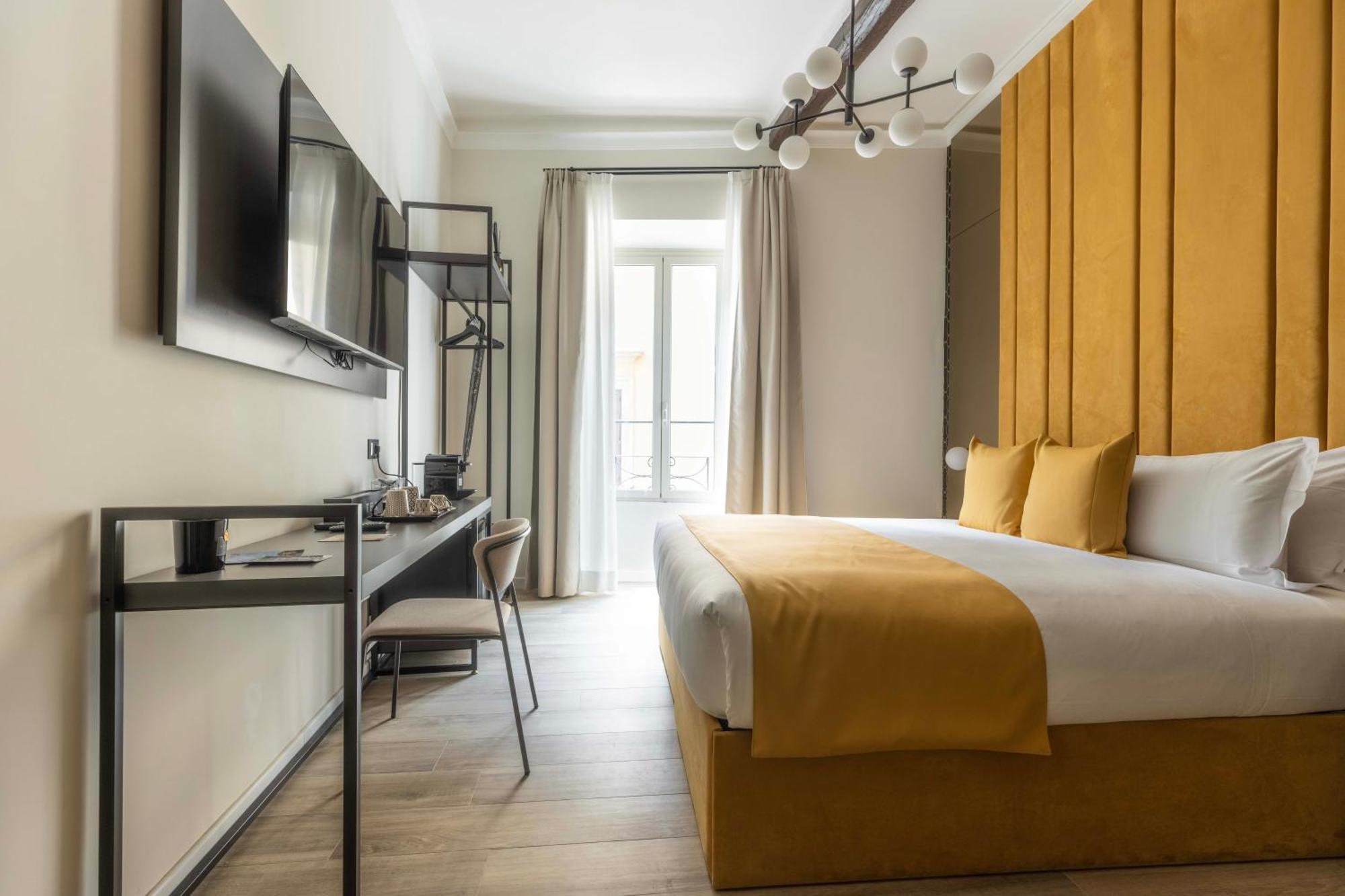 Deluxe Two-Bedroom Apartment