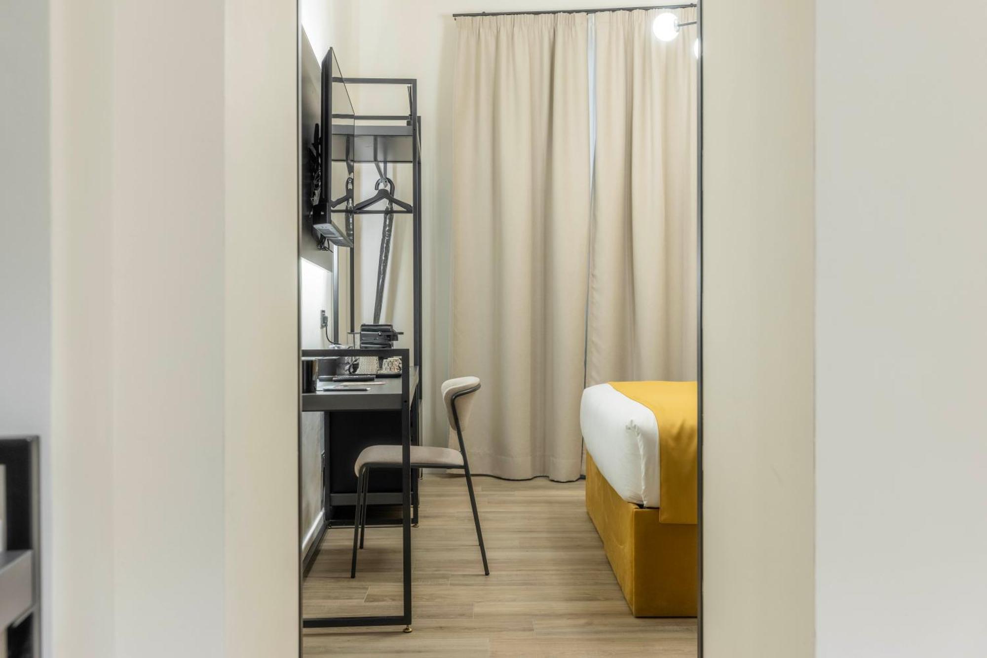 Deluxe Two-Bedroom Apartment