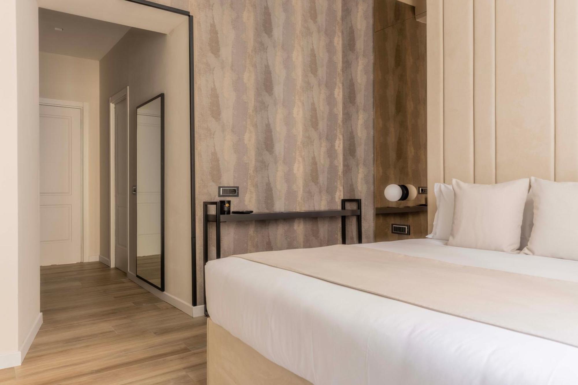 Deluxe Two-Bedroom Apartment