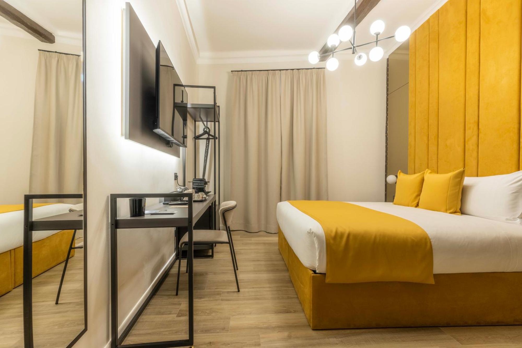 Deluxe Two-Bedroom Apartment
