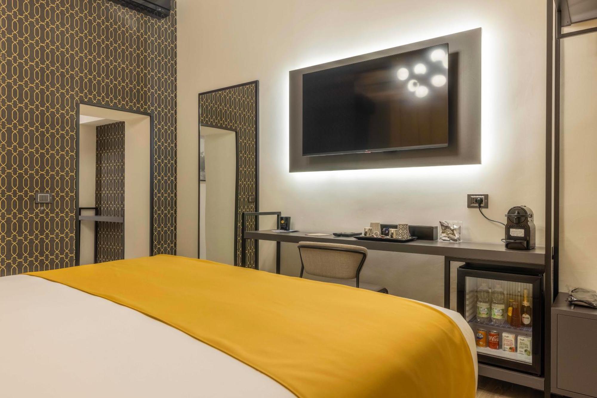 Deluxe Two-Bedroom Apartment