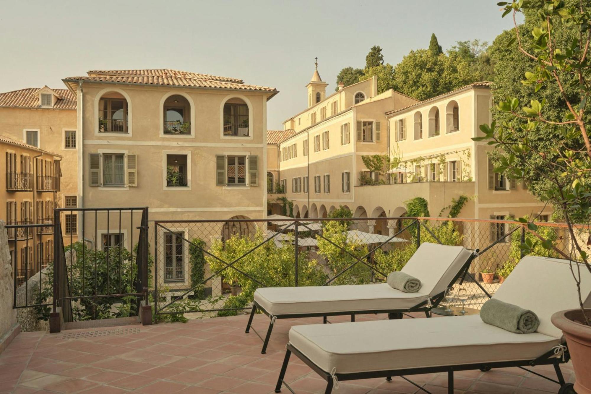 Terrasse du Cloitre King Suite Balcony
