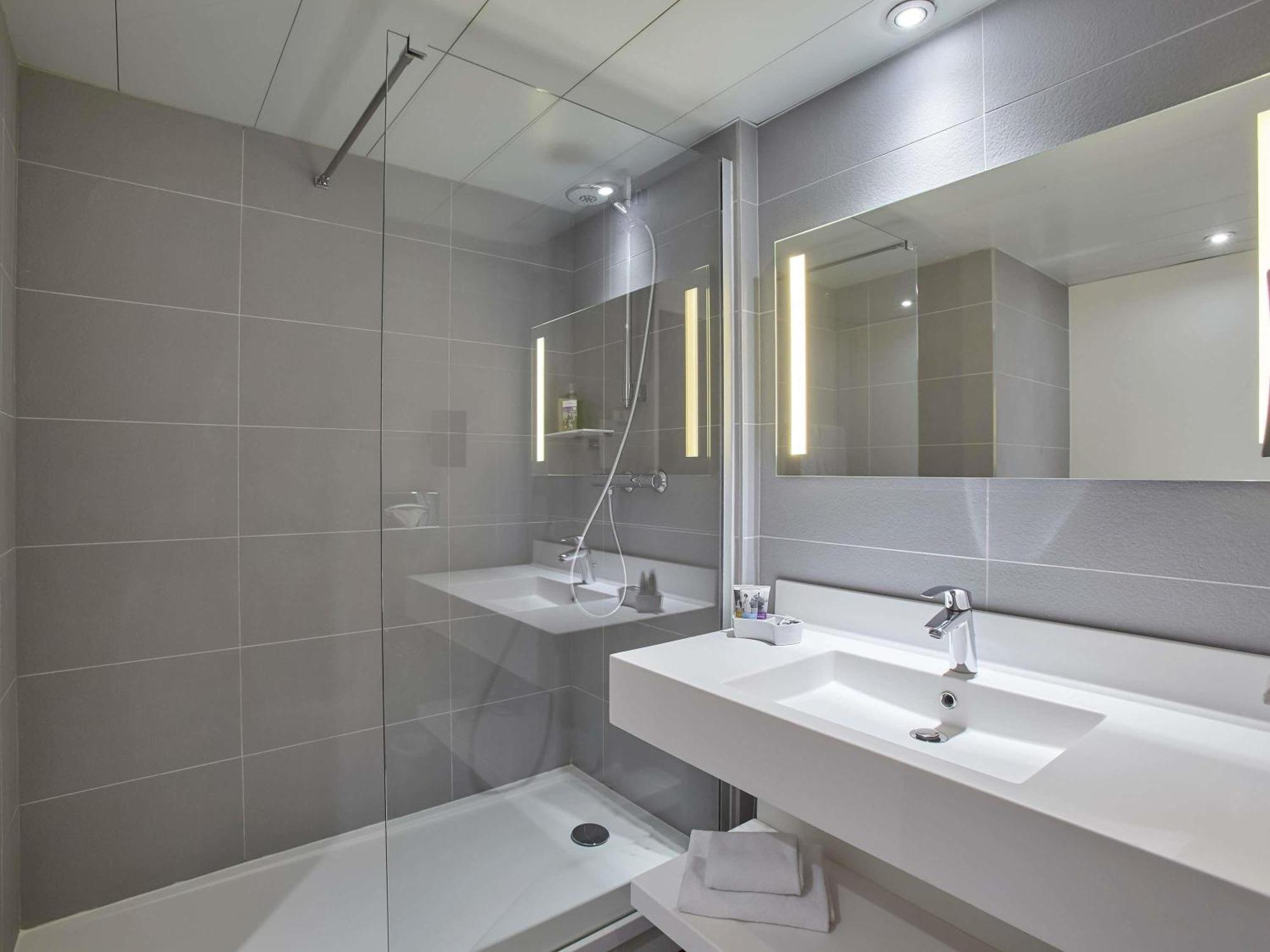 Suite Double Bed Two Single Beds