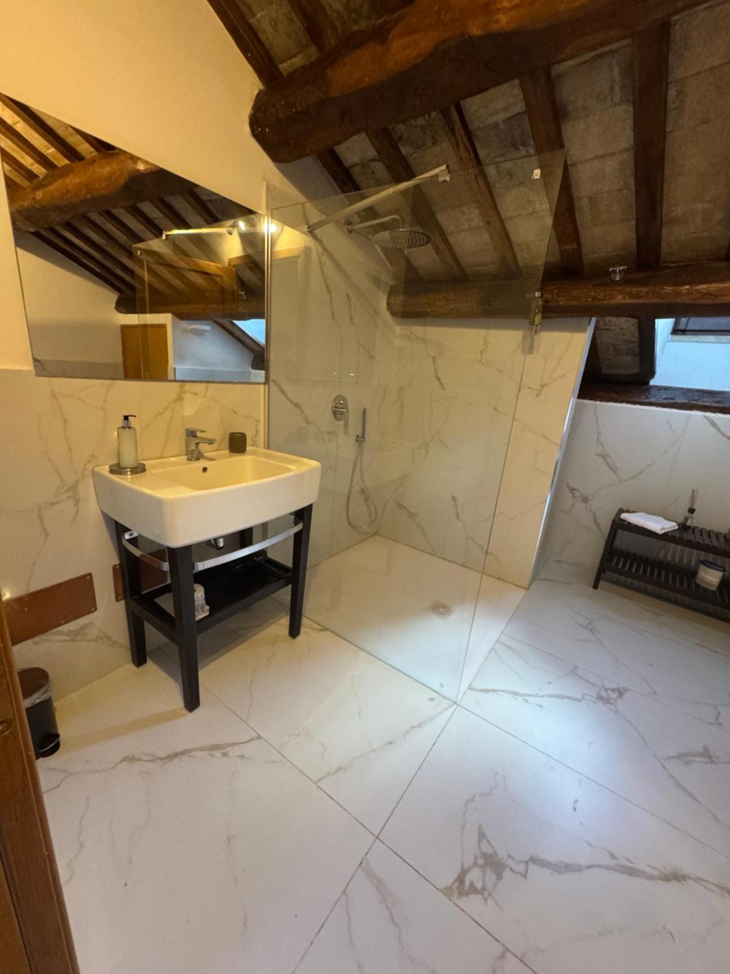Suite Separate Building