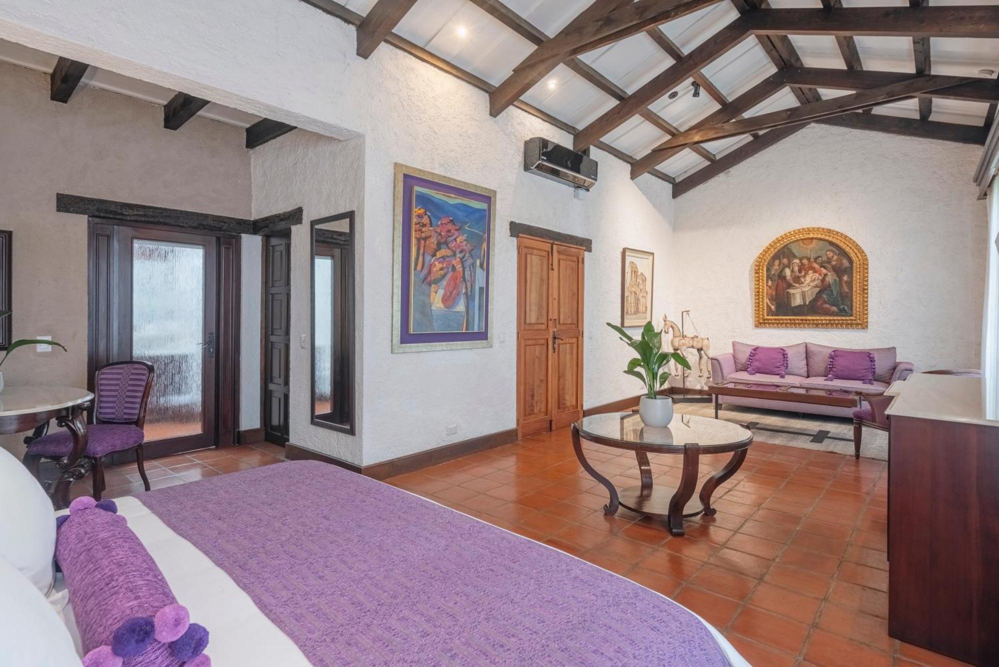 Deluxe King Suite