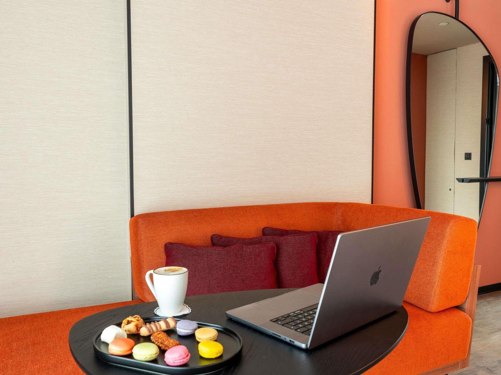 Deluxe Suite with One Double Bed and Sofa