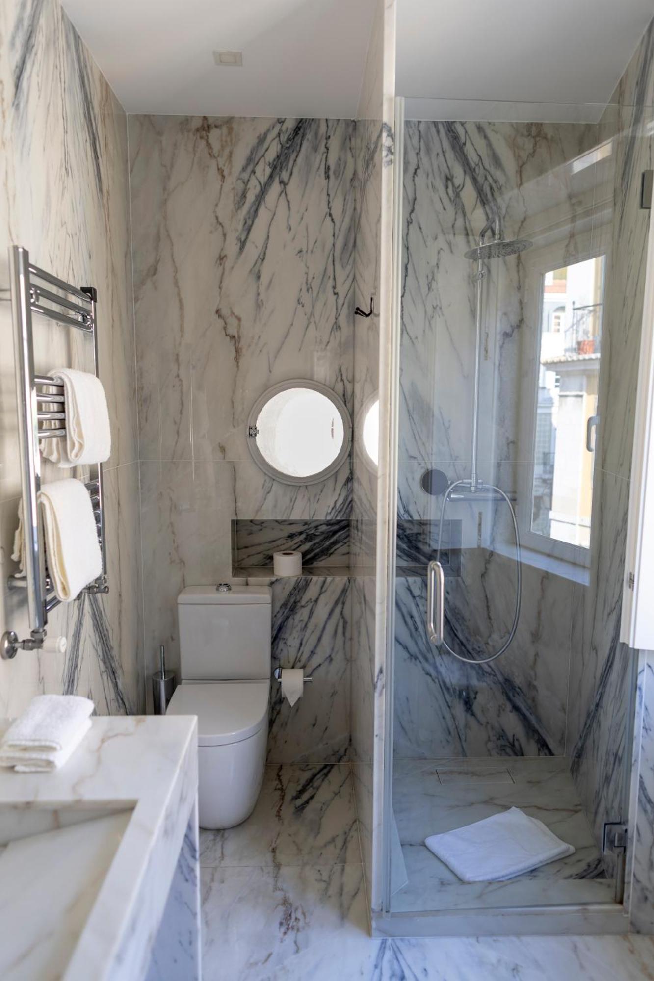 Luxury Duplex Suite Panoramic River City Castle View