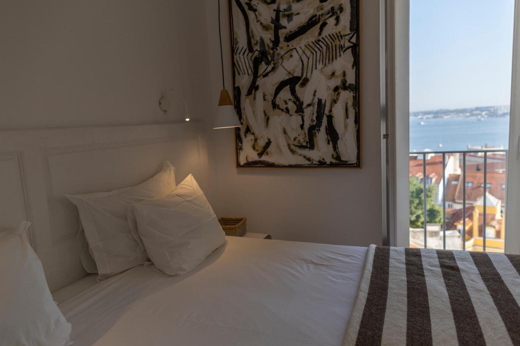 Luxury Suite Panoramic River City View