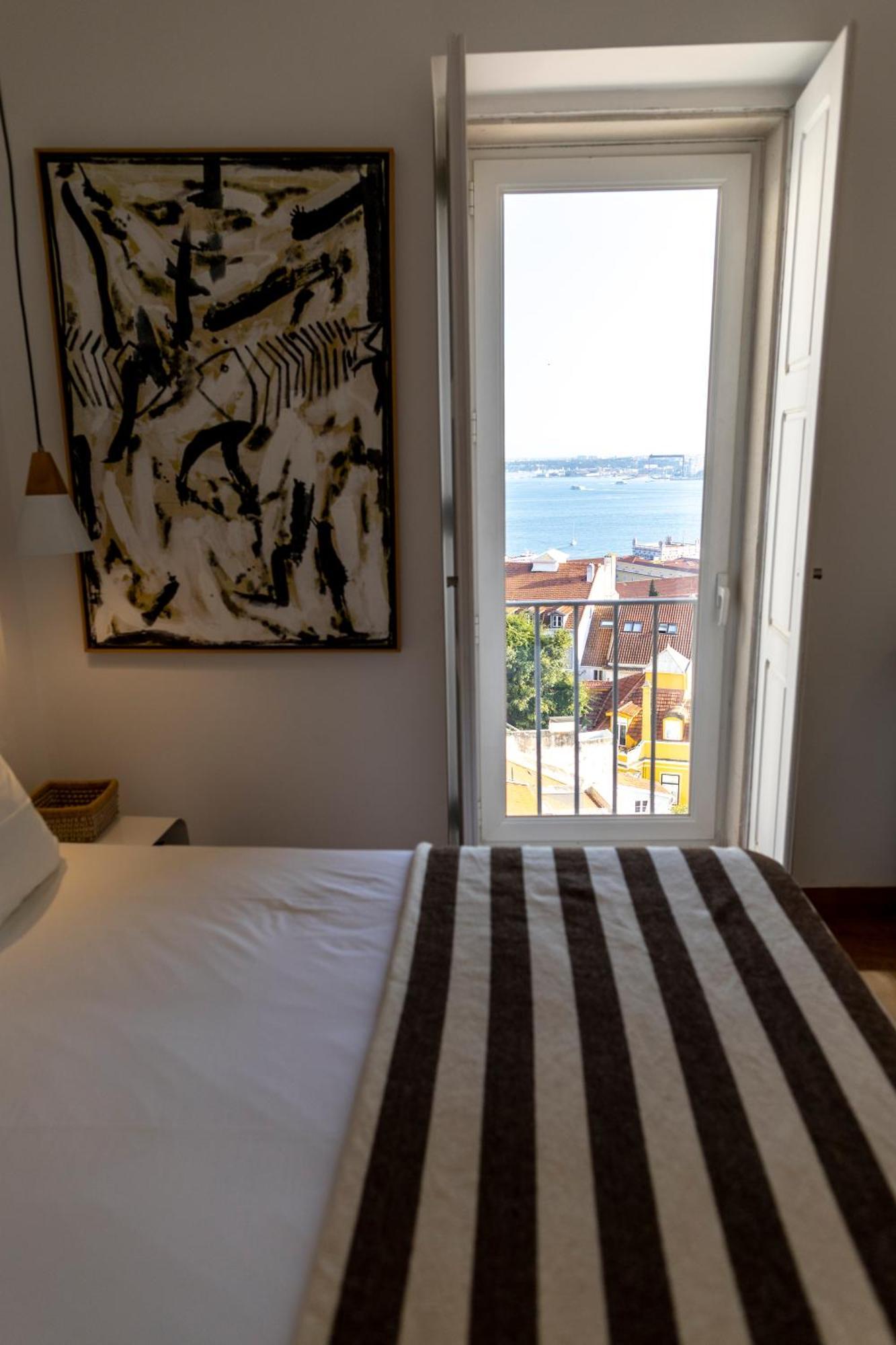 Luxury Suite Panoramic River City View