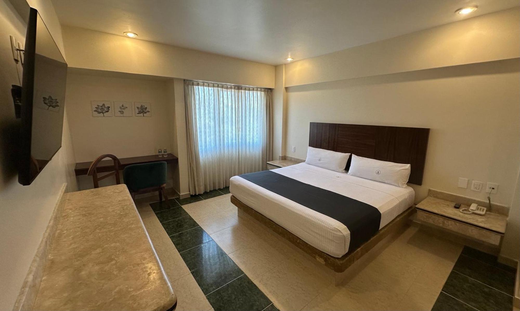 Standard Queen Room