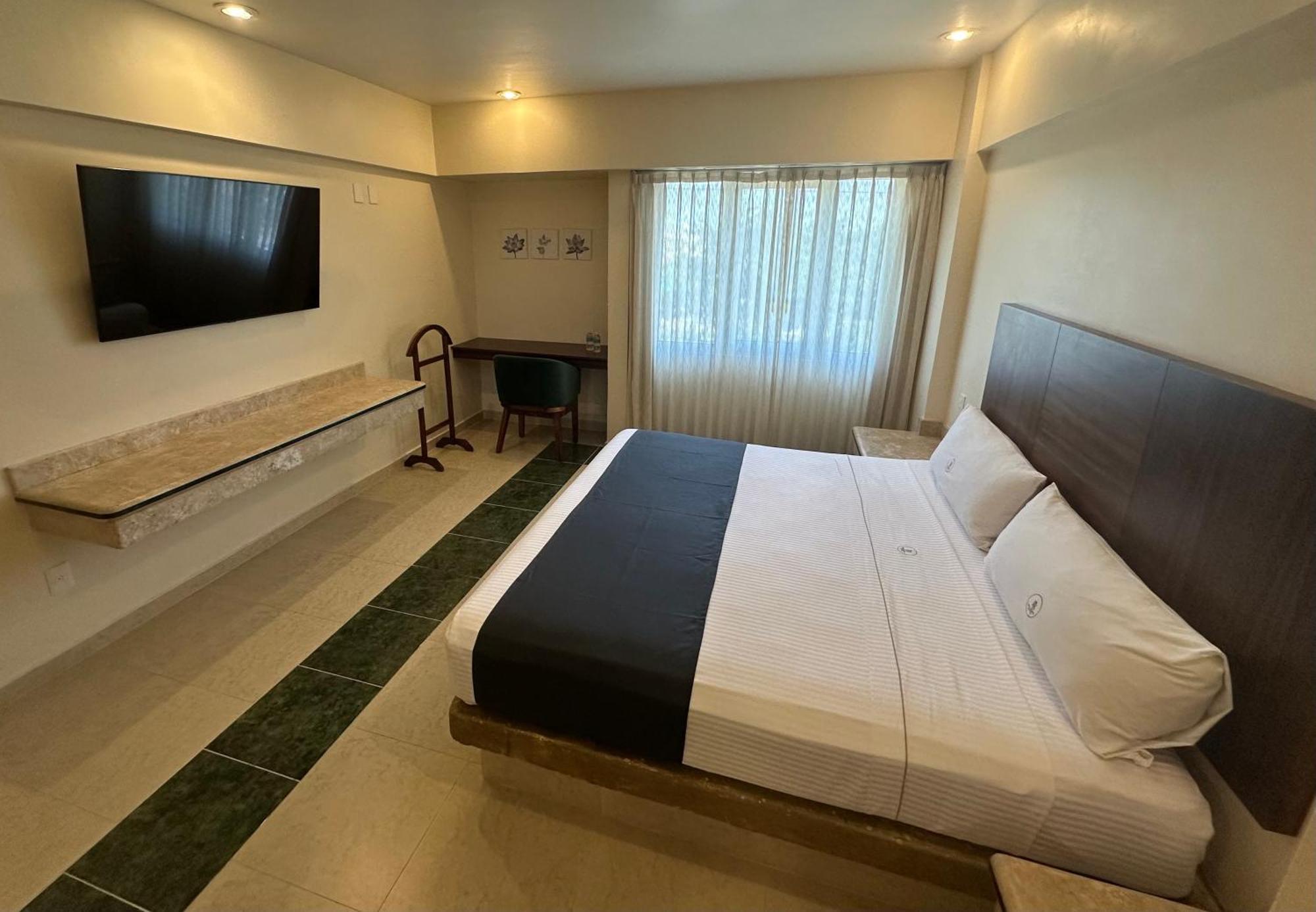 Standard Queen Room