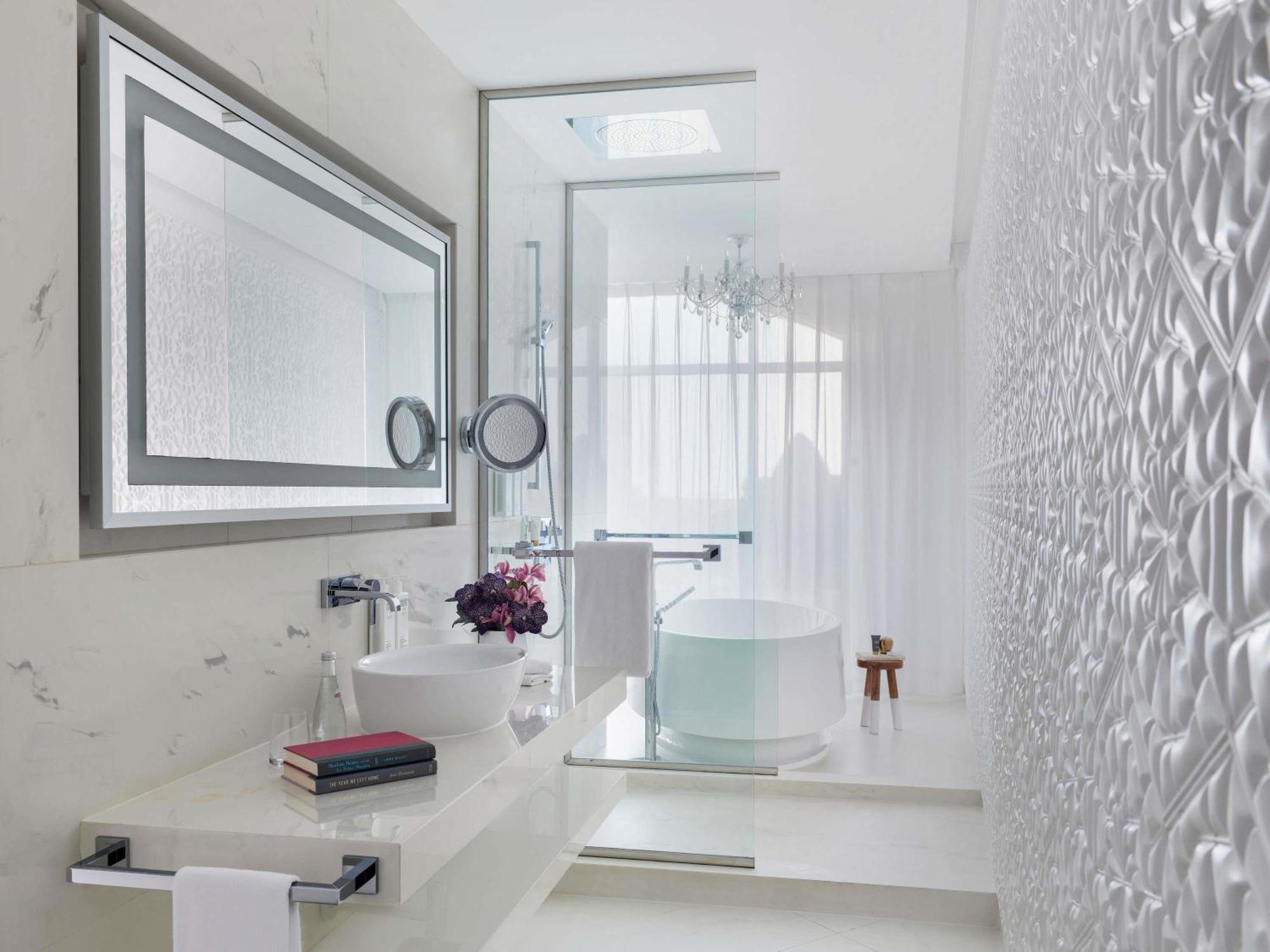 One-Bedroom King Suite