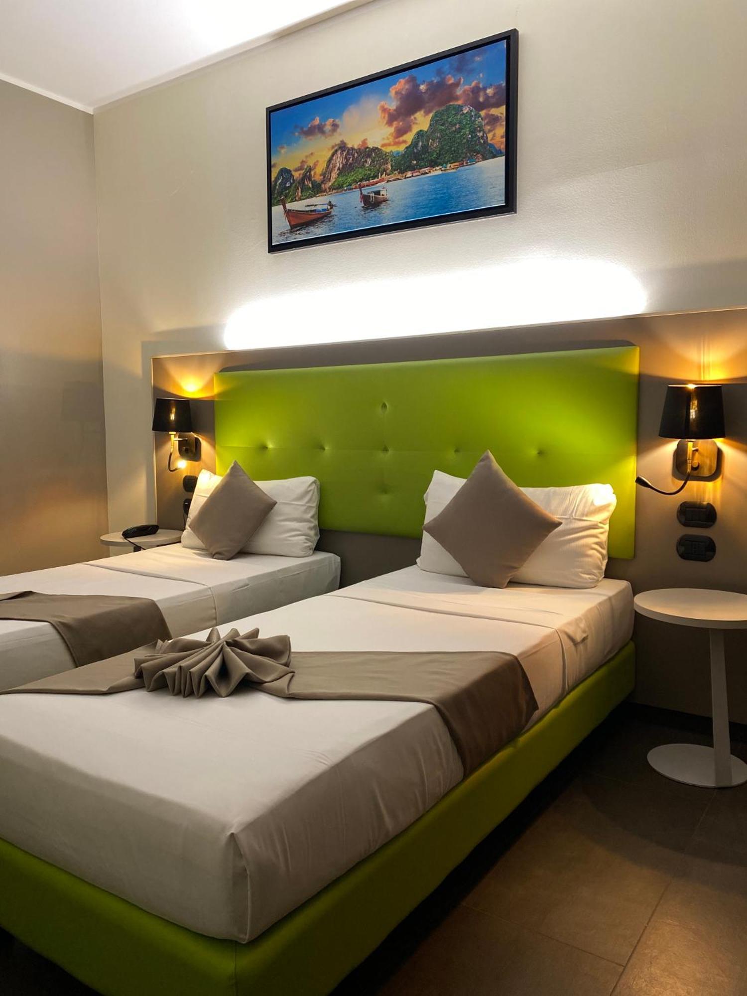 Standard Twin Room