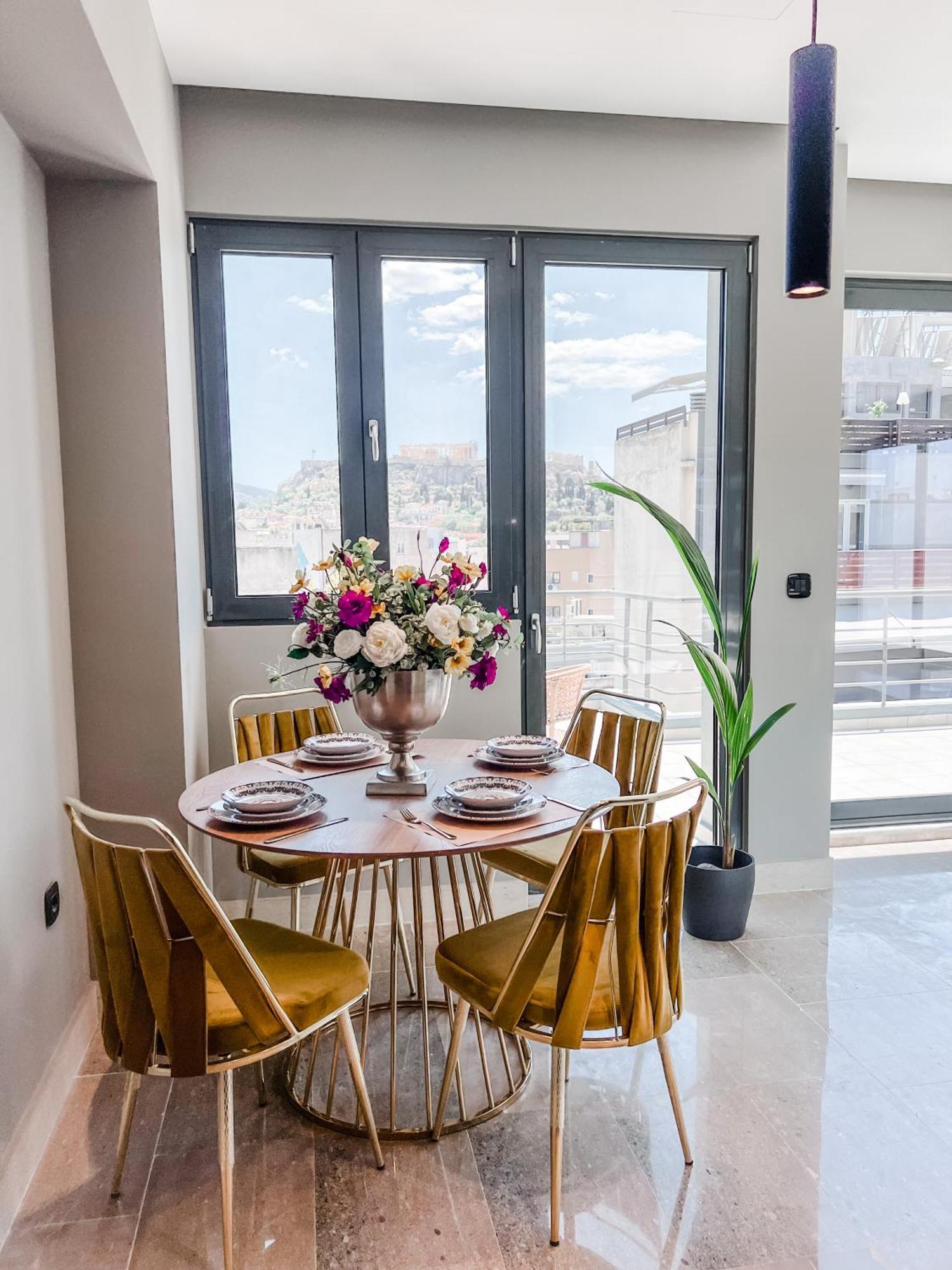 Queen Suite Acropolis View