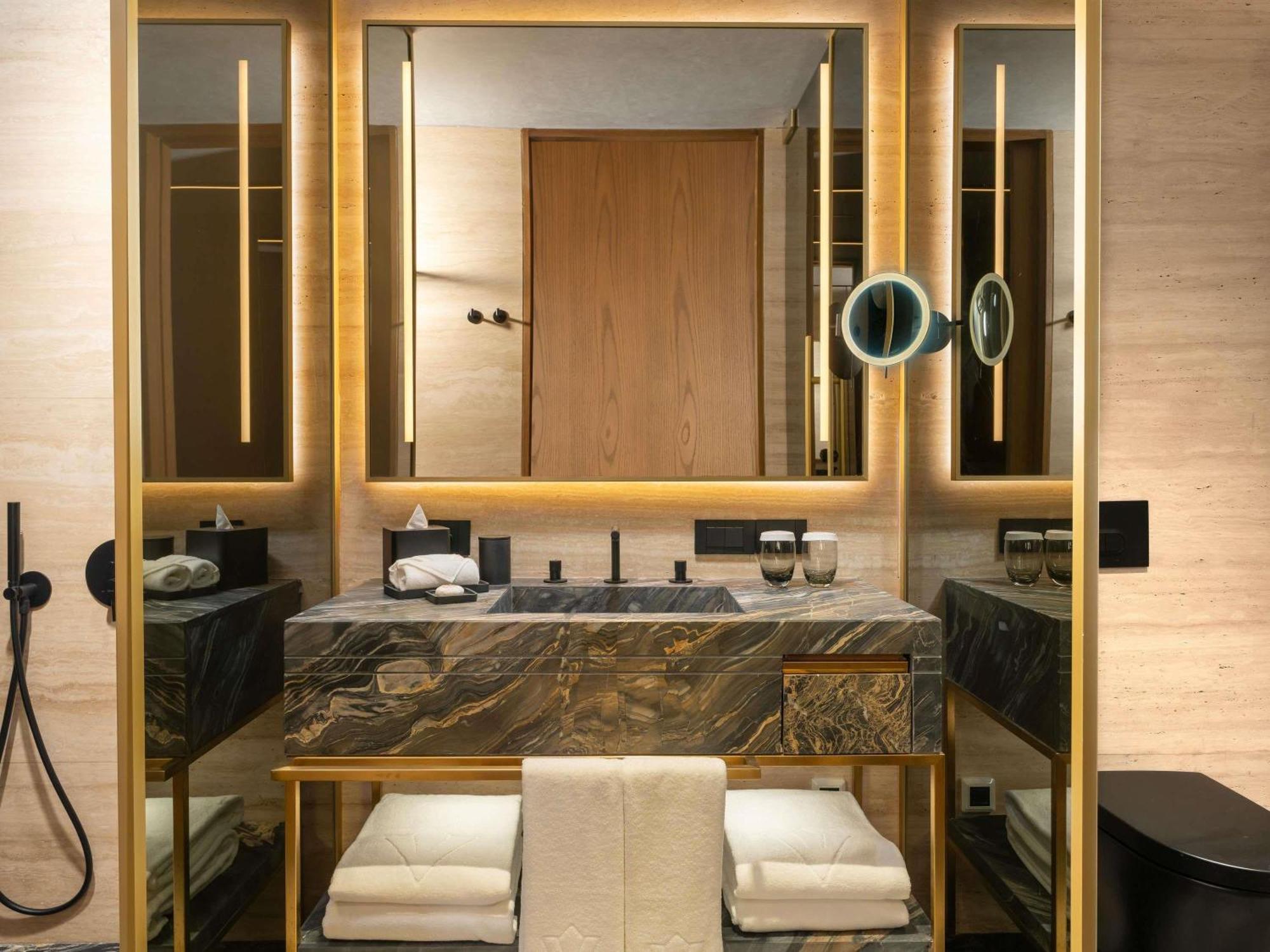 Two-Bedroom Premium Suite with Sea View and Balcony - Nickelodeon Play Access