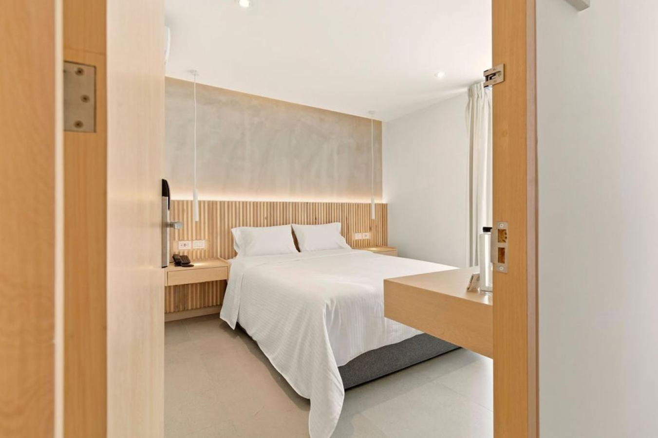 Standard Queen Room