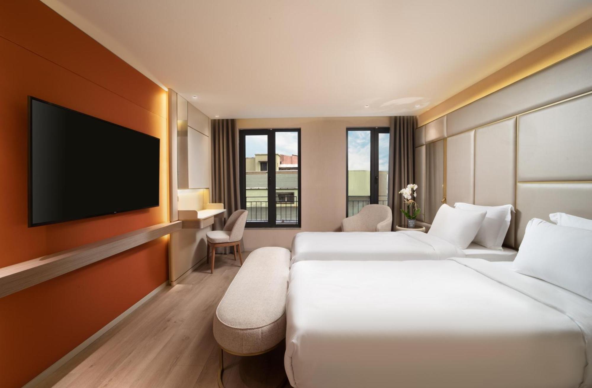 Deluxe Double or Twin Room