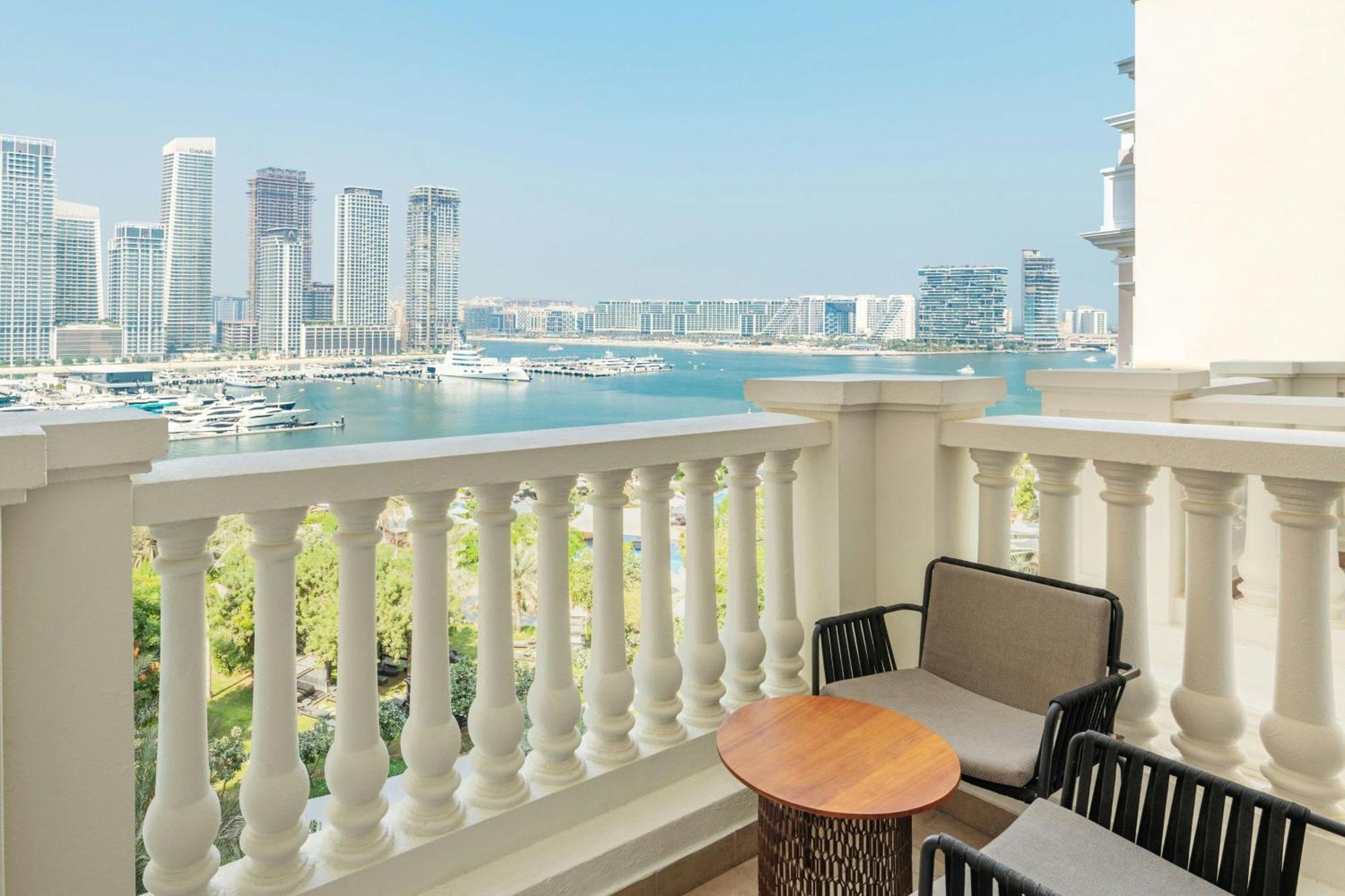 Penthouse Suite Duplex Sea View 2 Bedroom Suite Balcony 1 King 2 Queens & Sofa bed Dubai Airport Transfers Happy Hour Afternoon tea Club Lounge & Jungle Bay Waterpark access