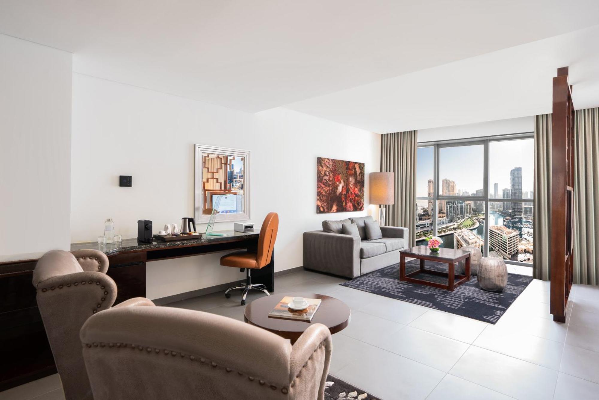Grand Studio Suite Balcony with Marina View and Soluna Access