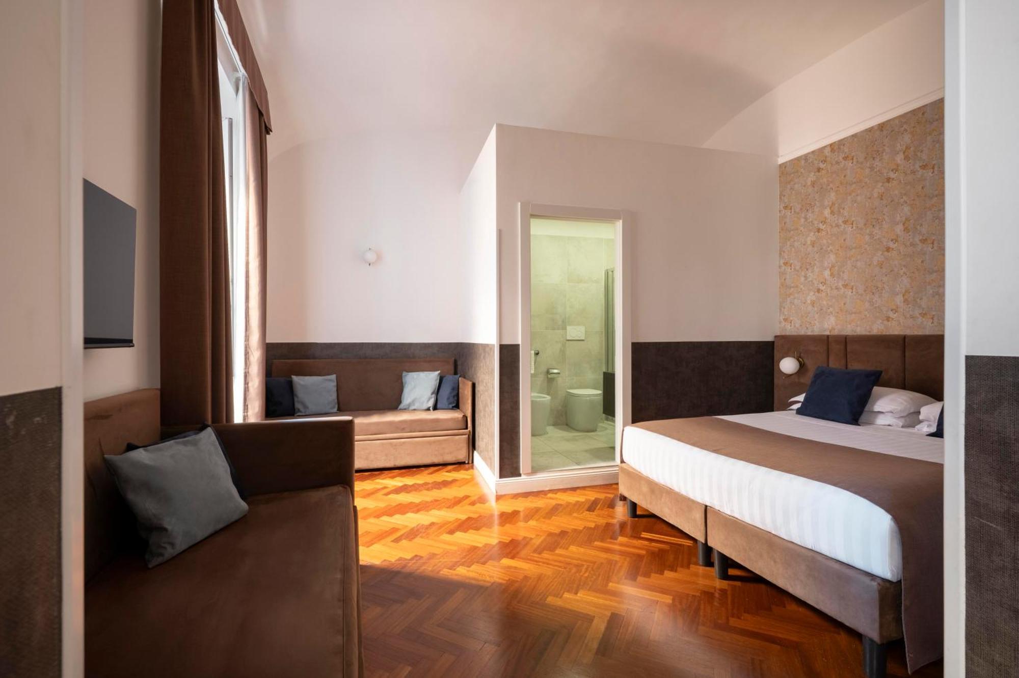 Triple Room