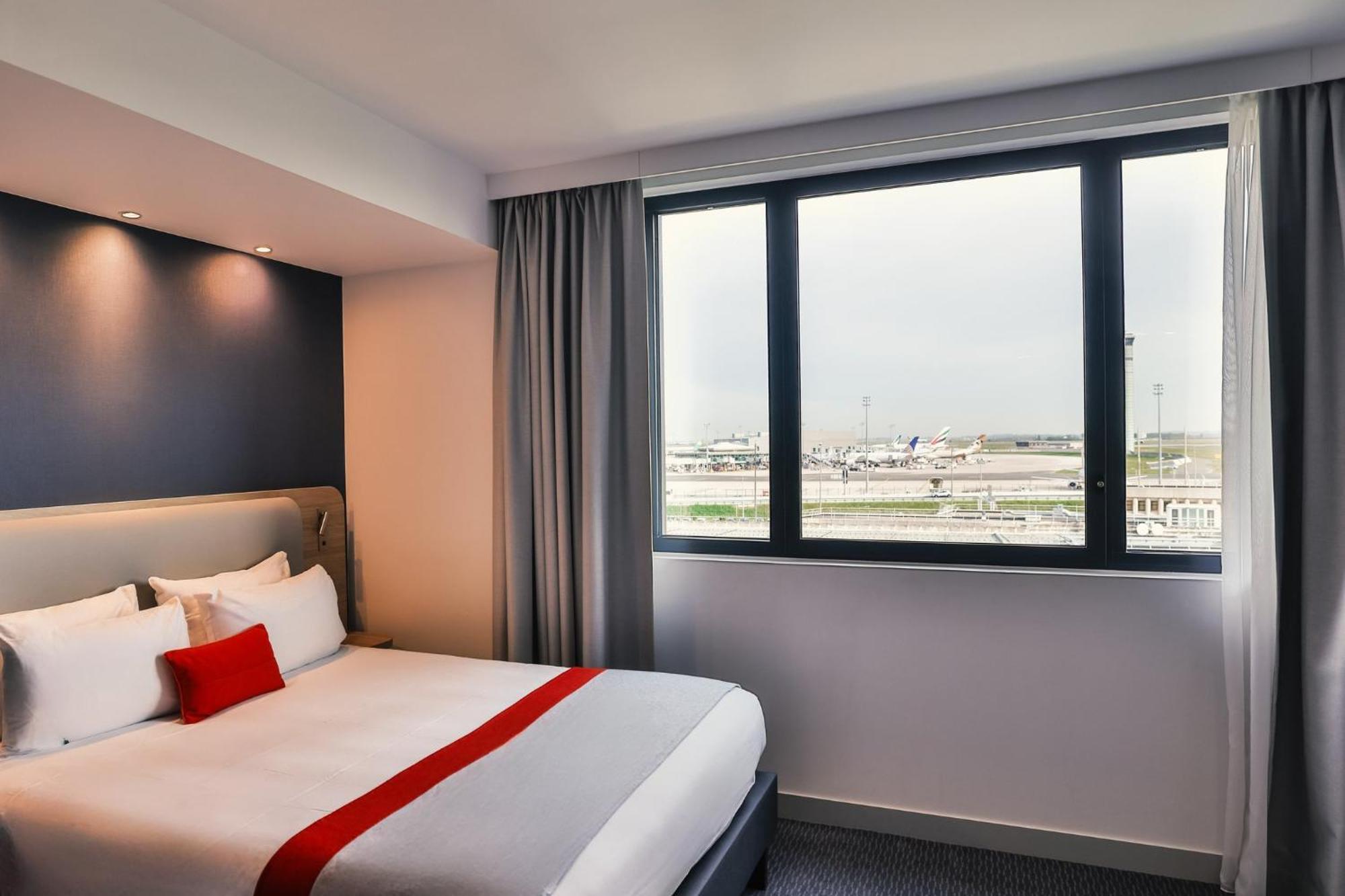 Standard Double Room Airport View