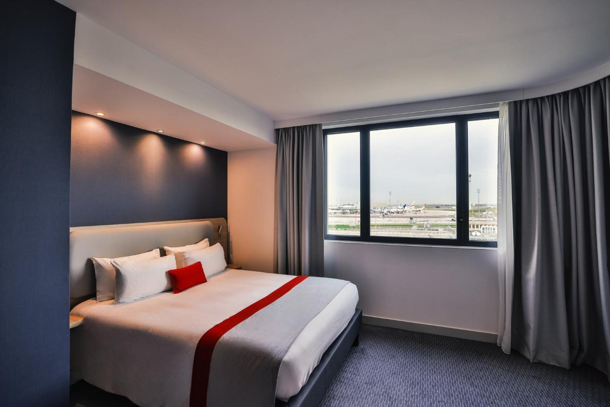 Standard Double Room Airport View Sofa Bed