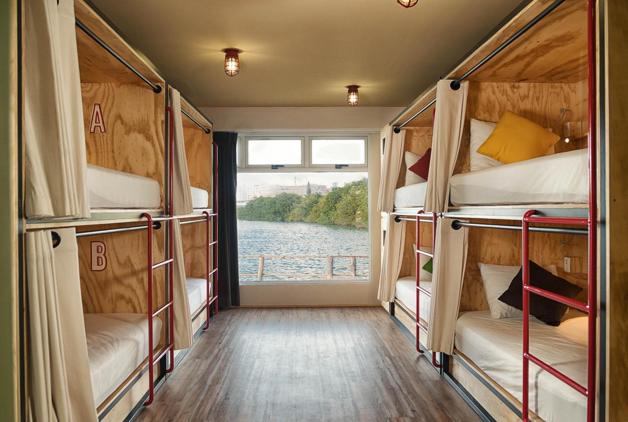 Bed 6-Bed Mixed Dormitory Room