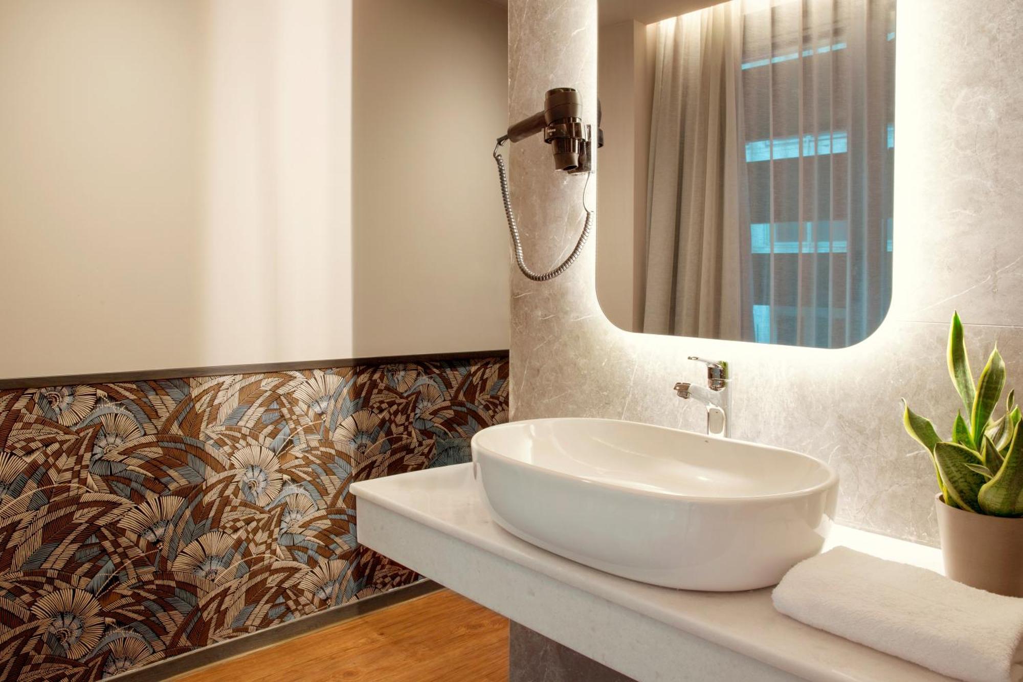 Suite City View