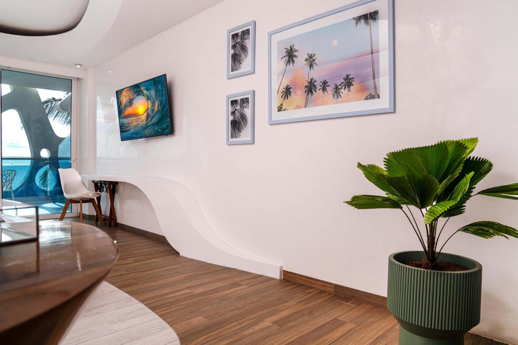 Ocean Front Suite