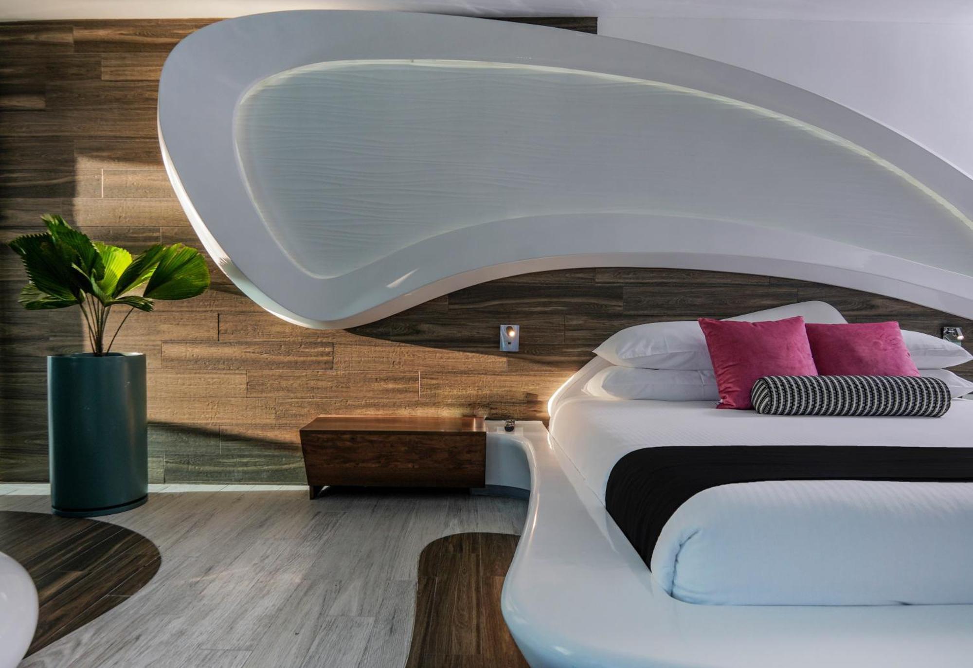 Ocean Front Suite