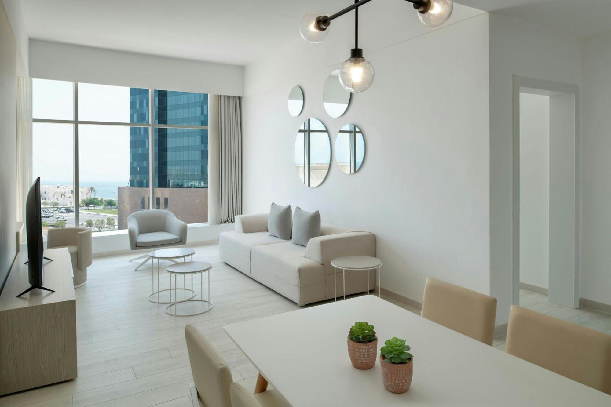 One Bedroom Apartment Partial Sea View Beach Access